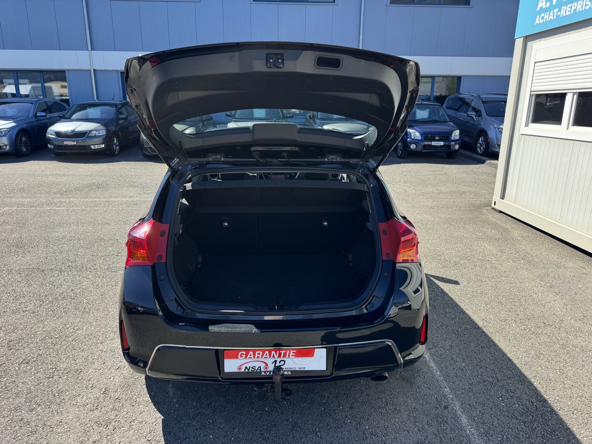 TOYOTA Auris 1.6 Luna-image-6