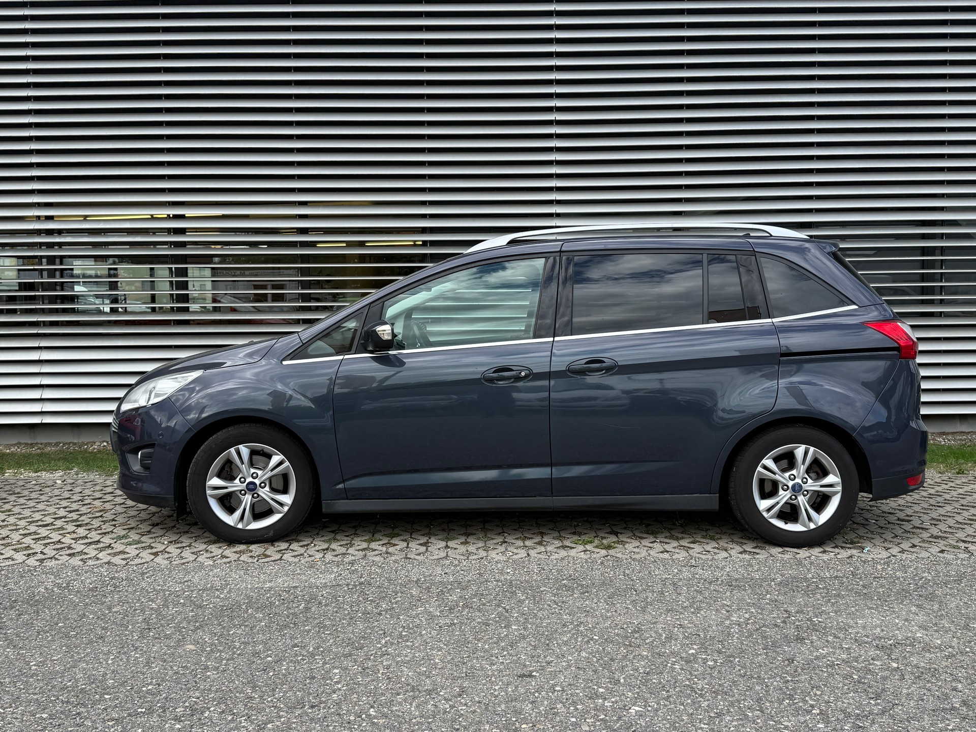 FORD Grand C-Max 2.0 TDCi Titanium PowerShift-image-11