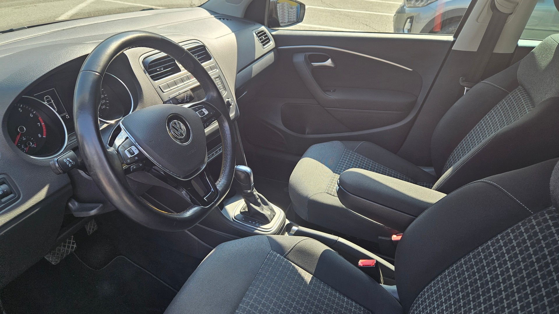 VW Polo 1.2 TSI BMT Comfortline DSG-image-4