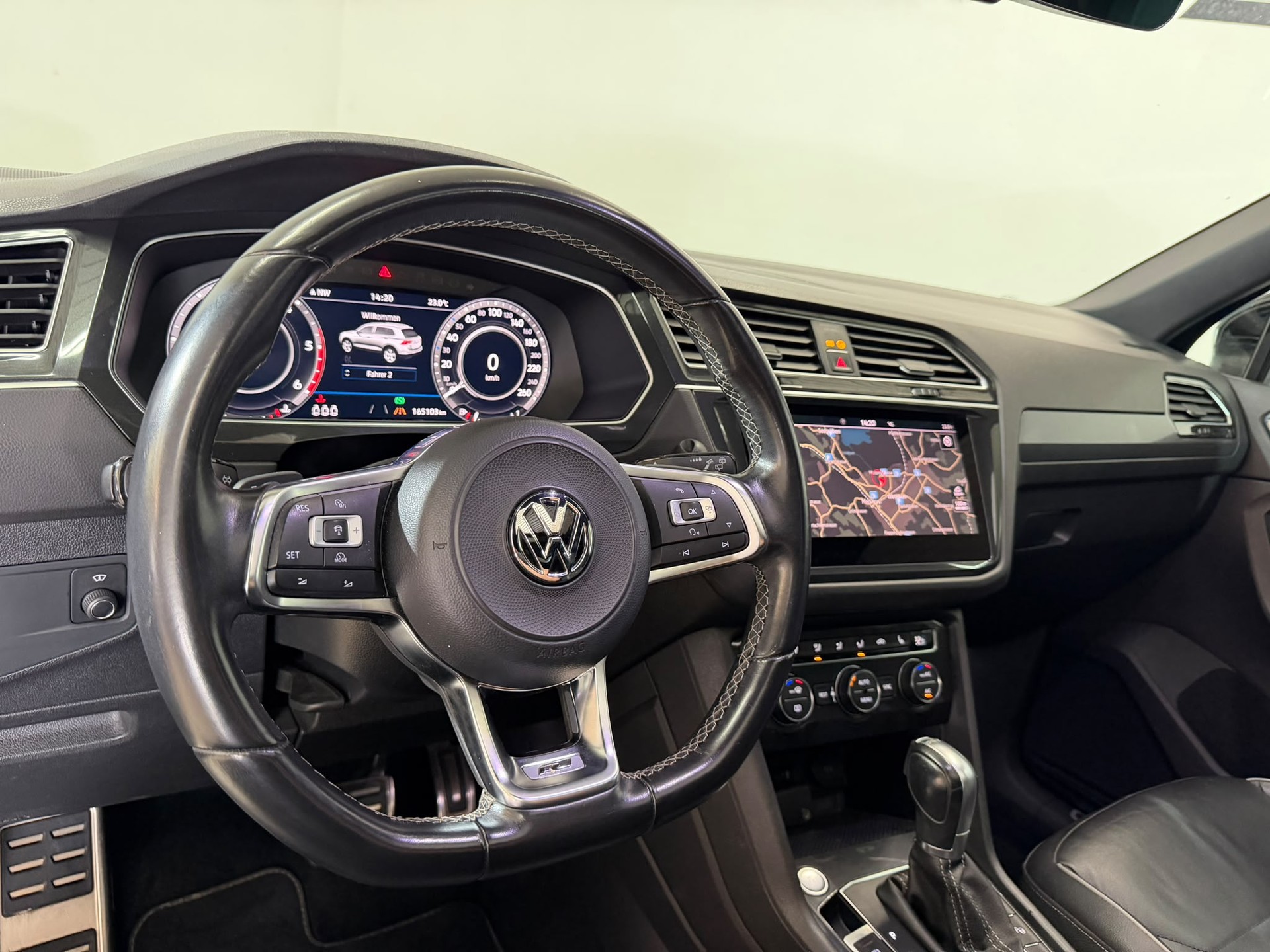 VW Tiguan 2.0 TDI SCR R-Line Highline 4Motion DSG-image-7