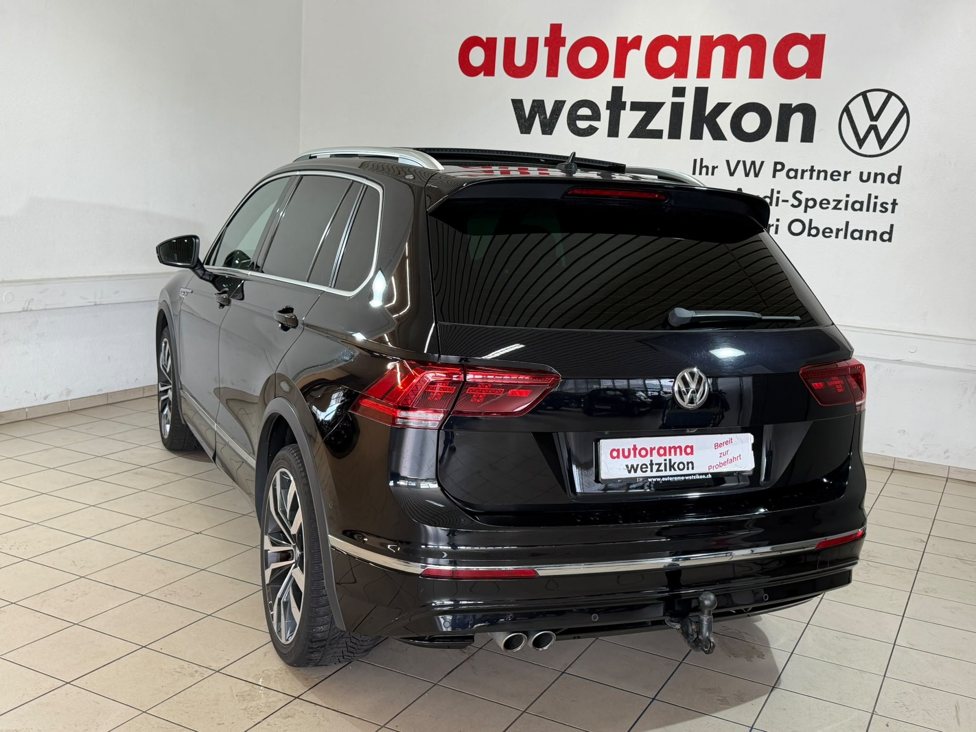 VW Tiguan 2.0 TDI SCR R-Line Highline 4Motion DSG-image-3