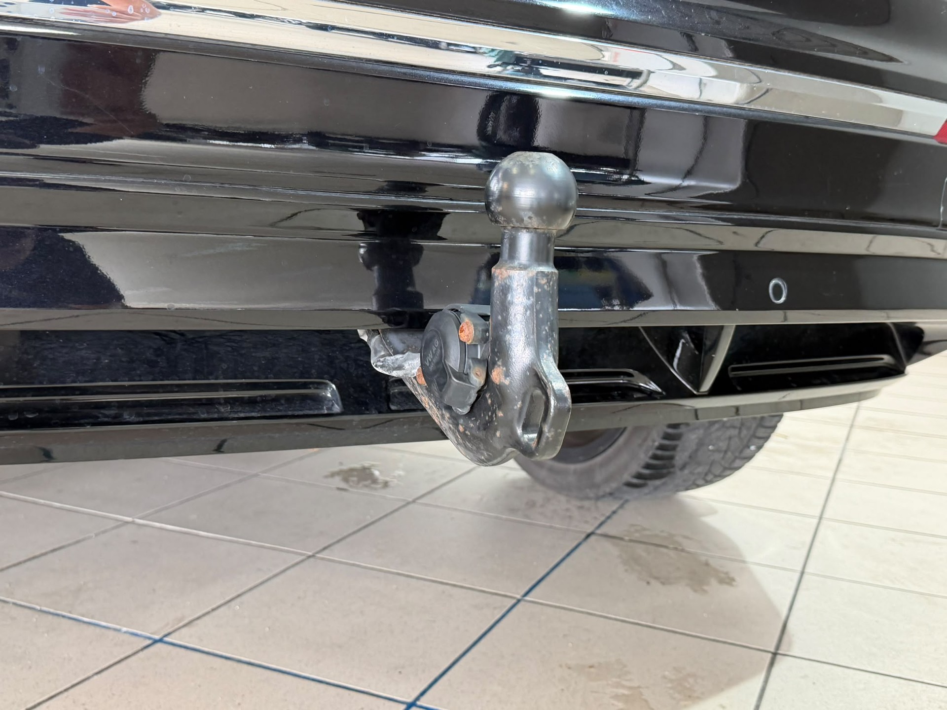 VW Tiguan 2.0 TDI SCR R-Line Highline 4Motion DSG-image-4