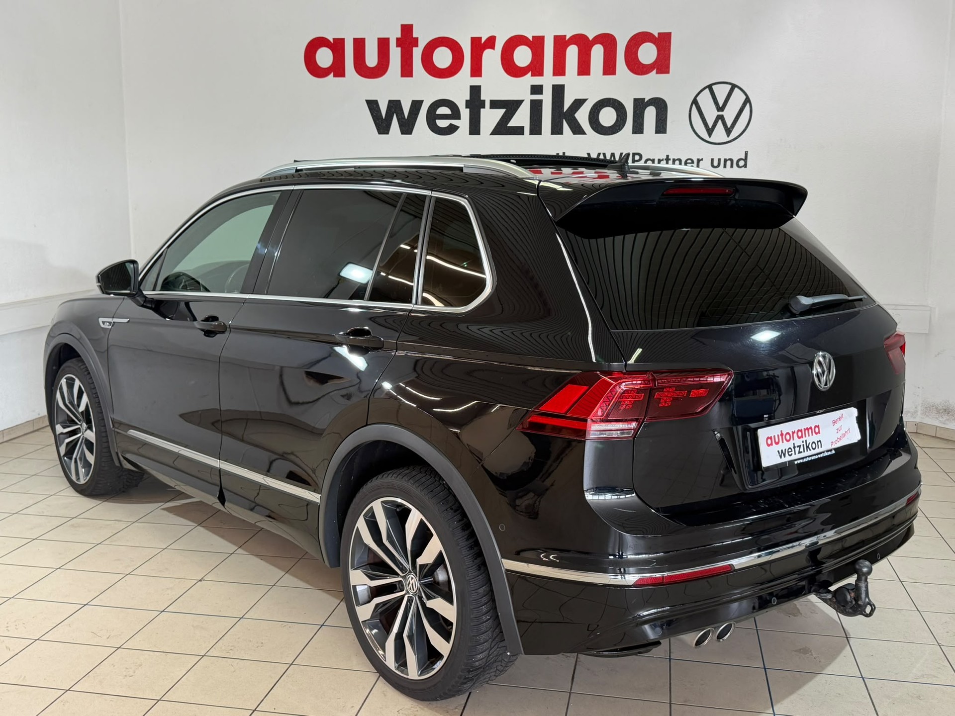 VW Tiguan 2.0 TDI SCR R-Line Highline 4Motion DSG-image-2
