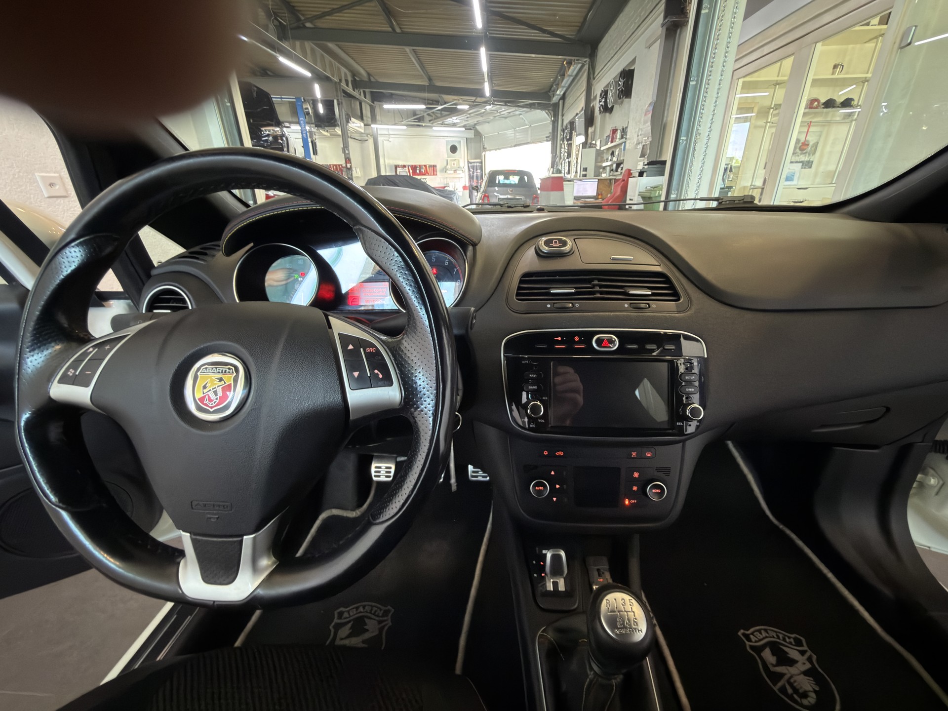 FIAT Punto Evo 1.4 16V Turbo Abarth-image-10