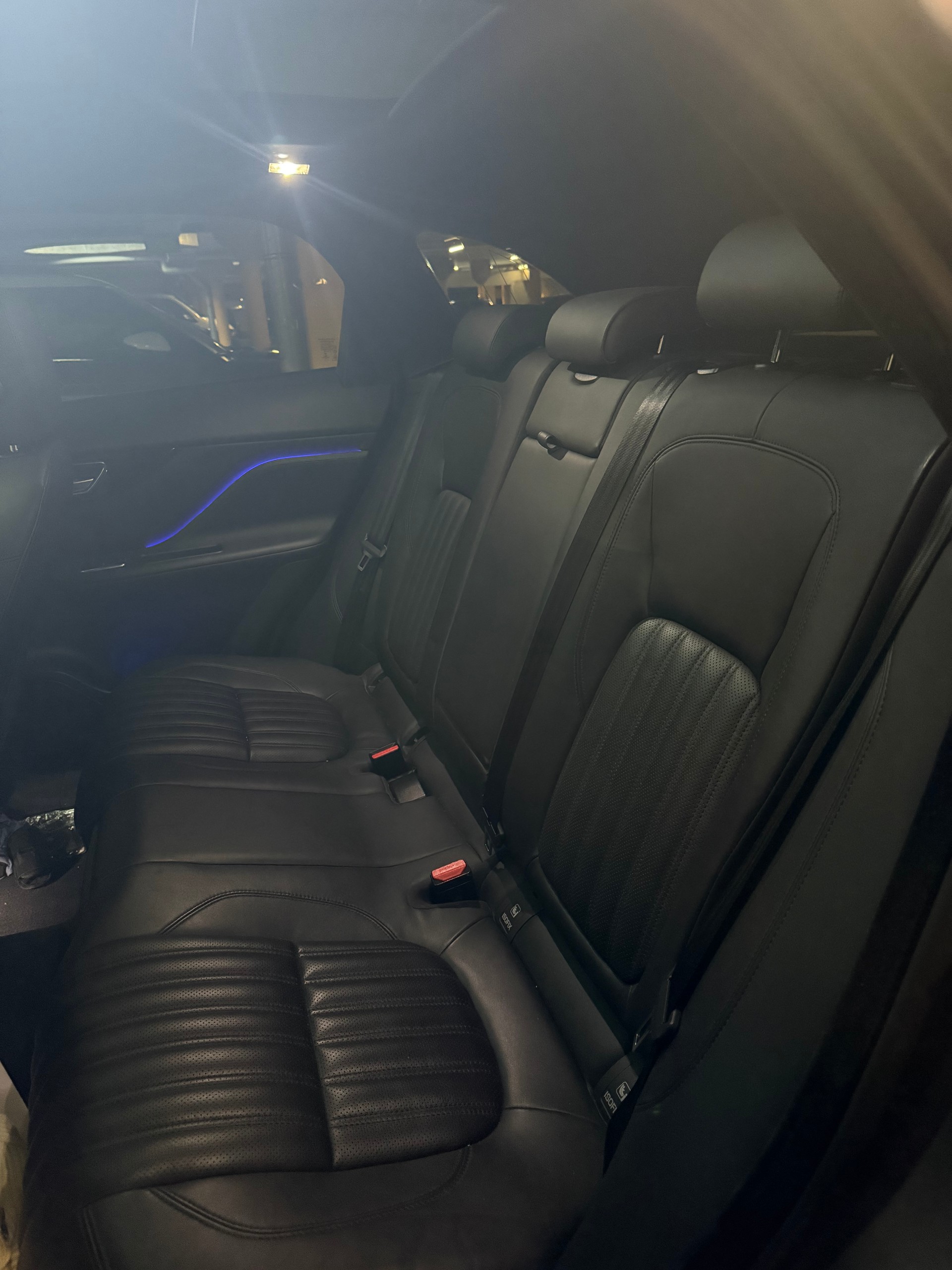 JAGUAR 3.0 V6 S/C Prestige AWD-image-4