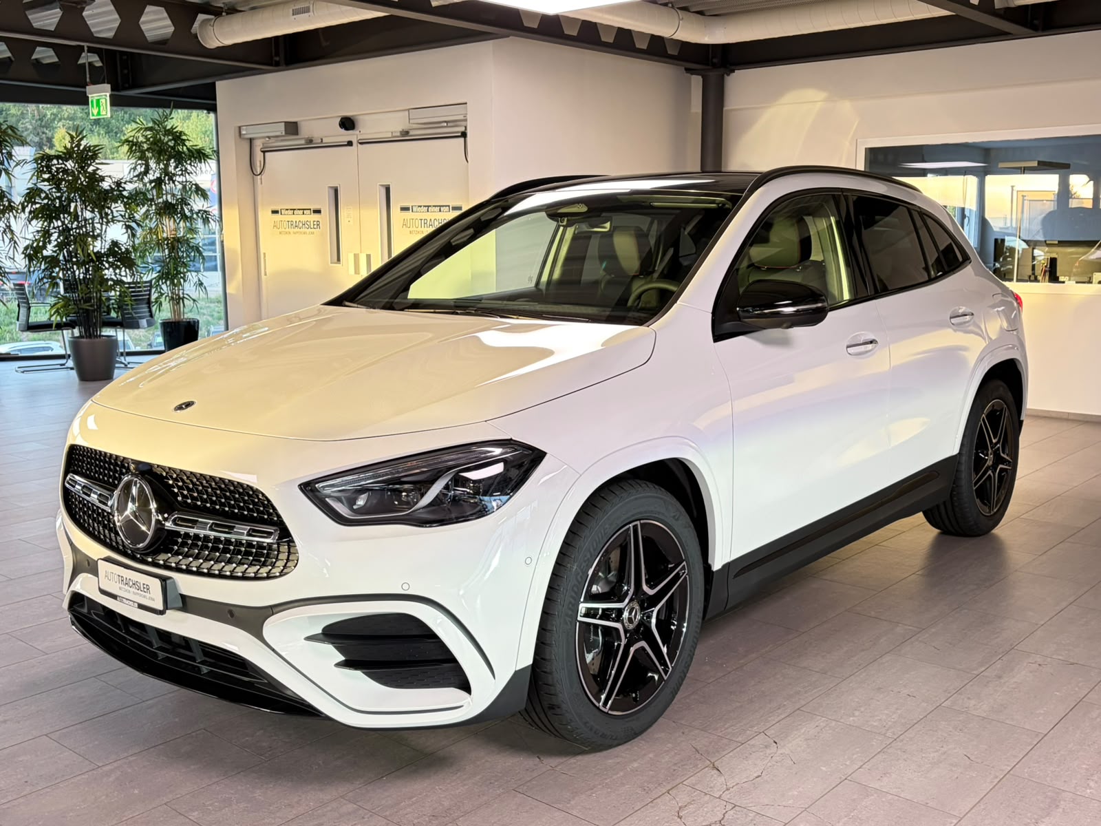 MERCEDES-BENZ GLA 250 4Matic 8G-DCT Swiss Star-image-3