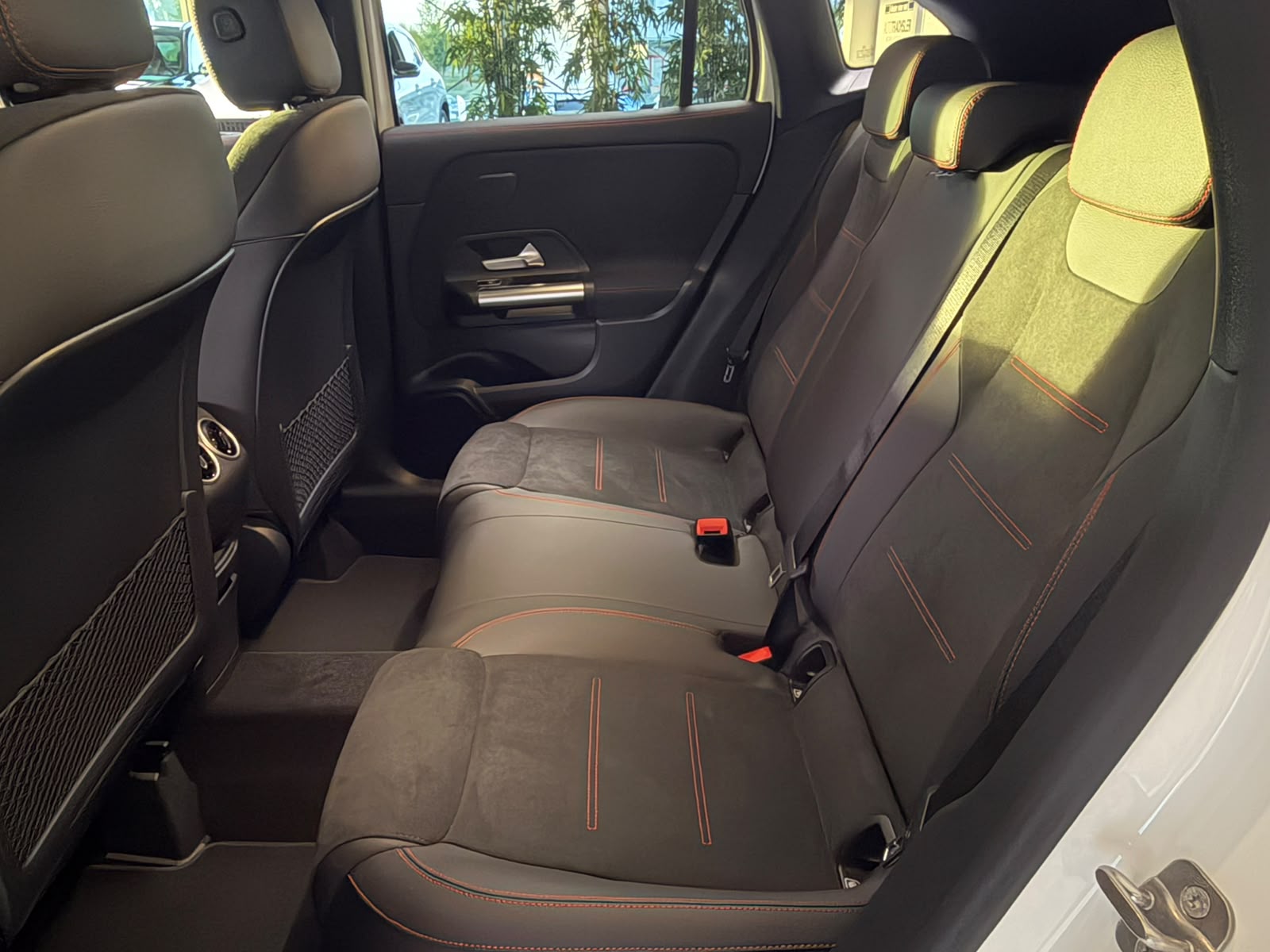 MERCEDES-BENZ GLA 250 4Matic 8G-DCT Swiss Star-image-7