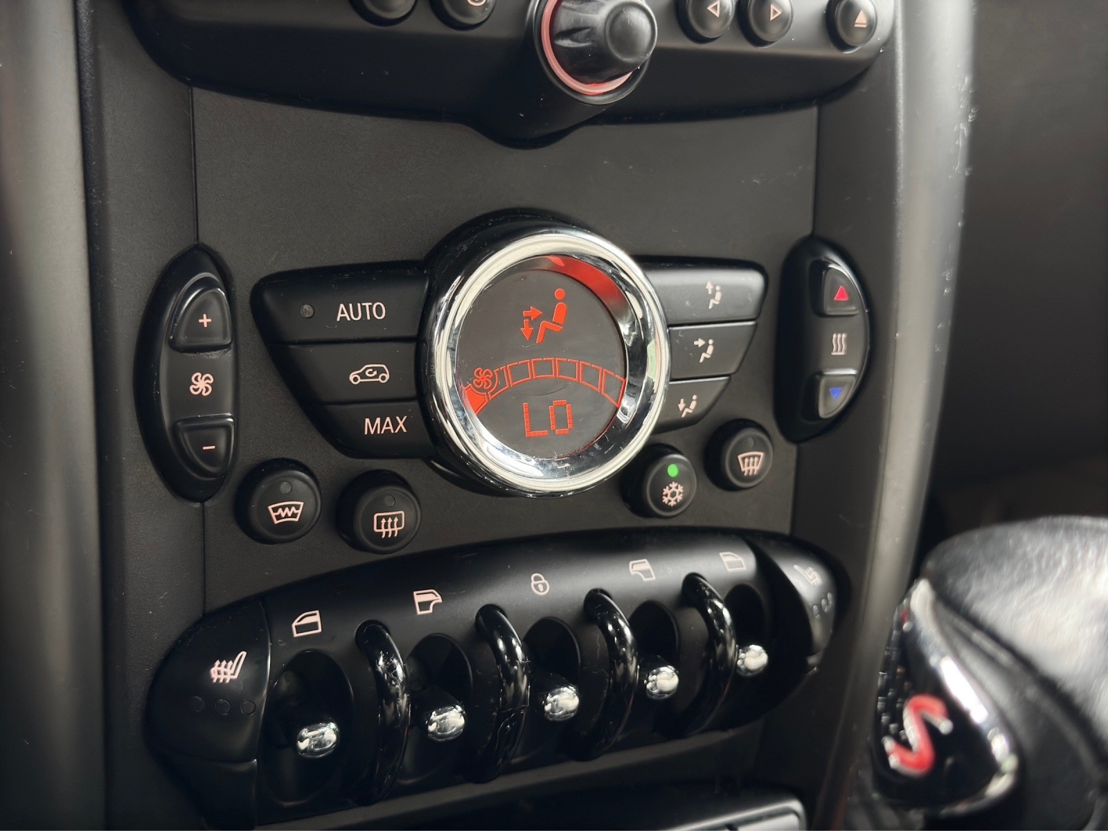 MINI Countryman Cooper S FWD-image-15