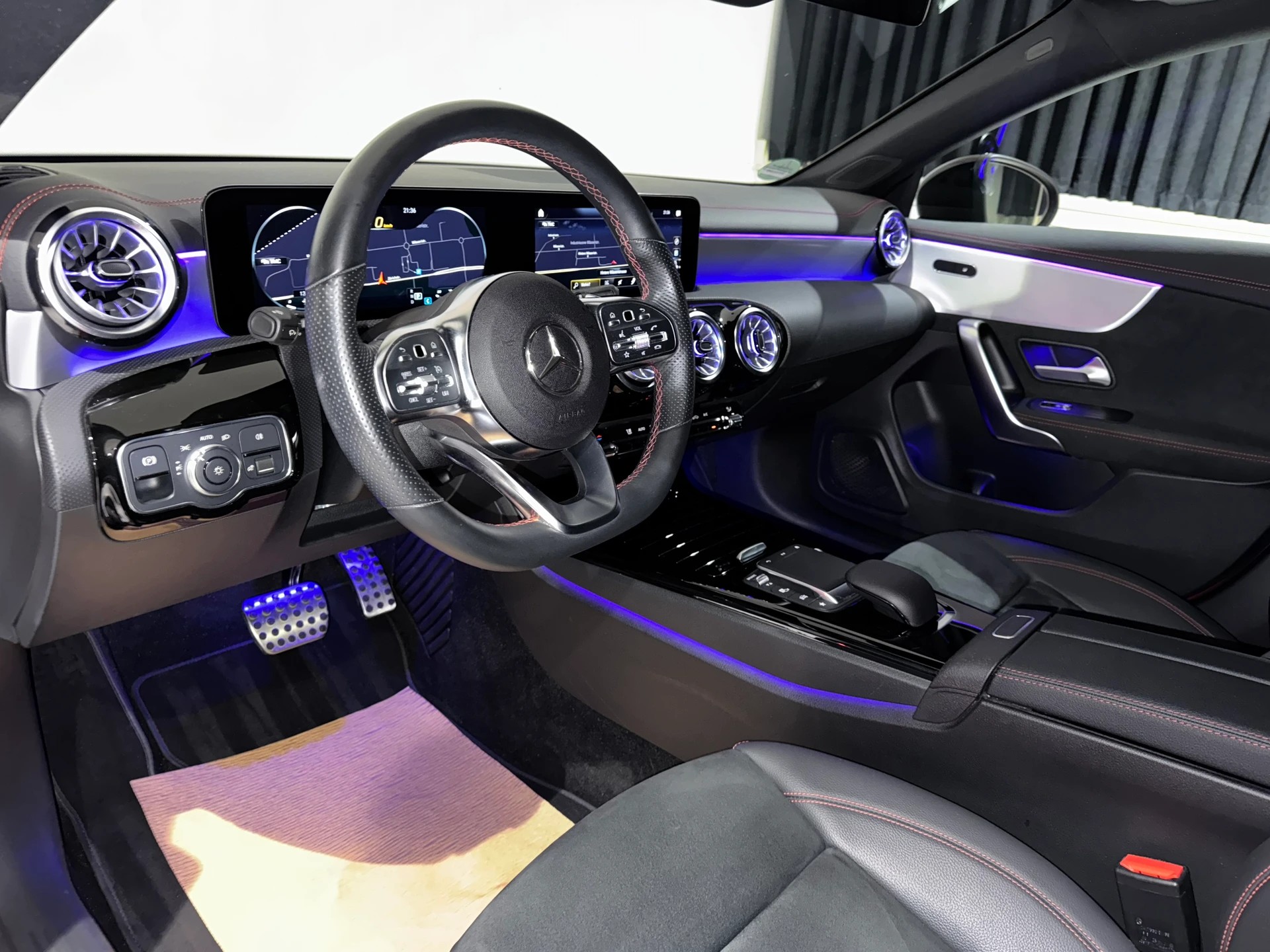 MERCEDES-BENZ CLA Shooting Brake 200 7G-DCT-image-9