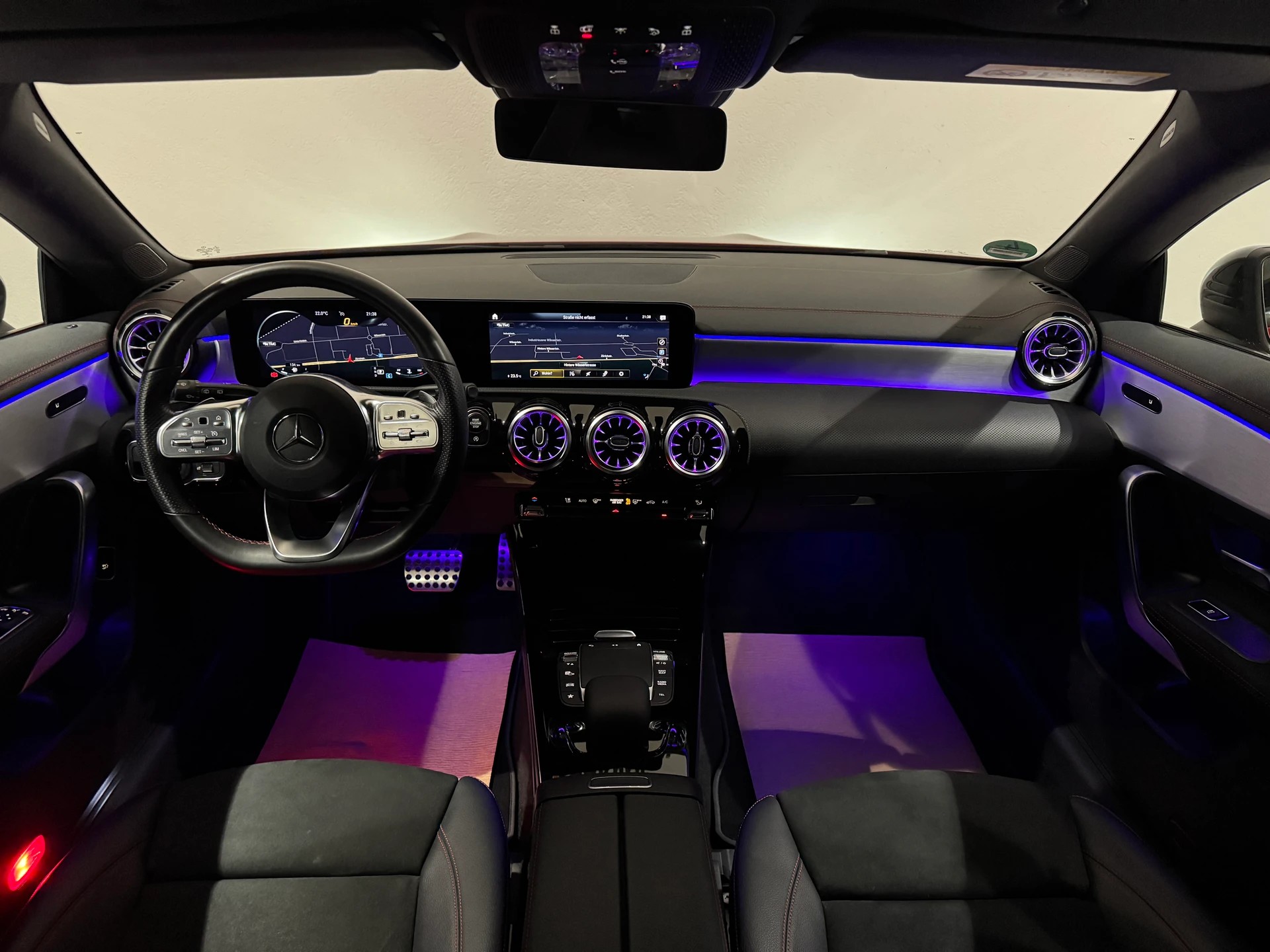 MERCEDES-BENZ CLA Shooting Brake 200 7G-DCT-image-11
