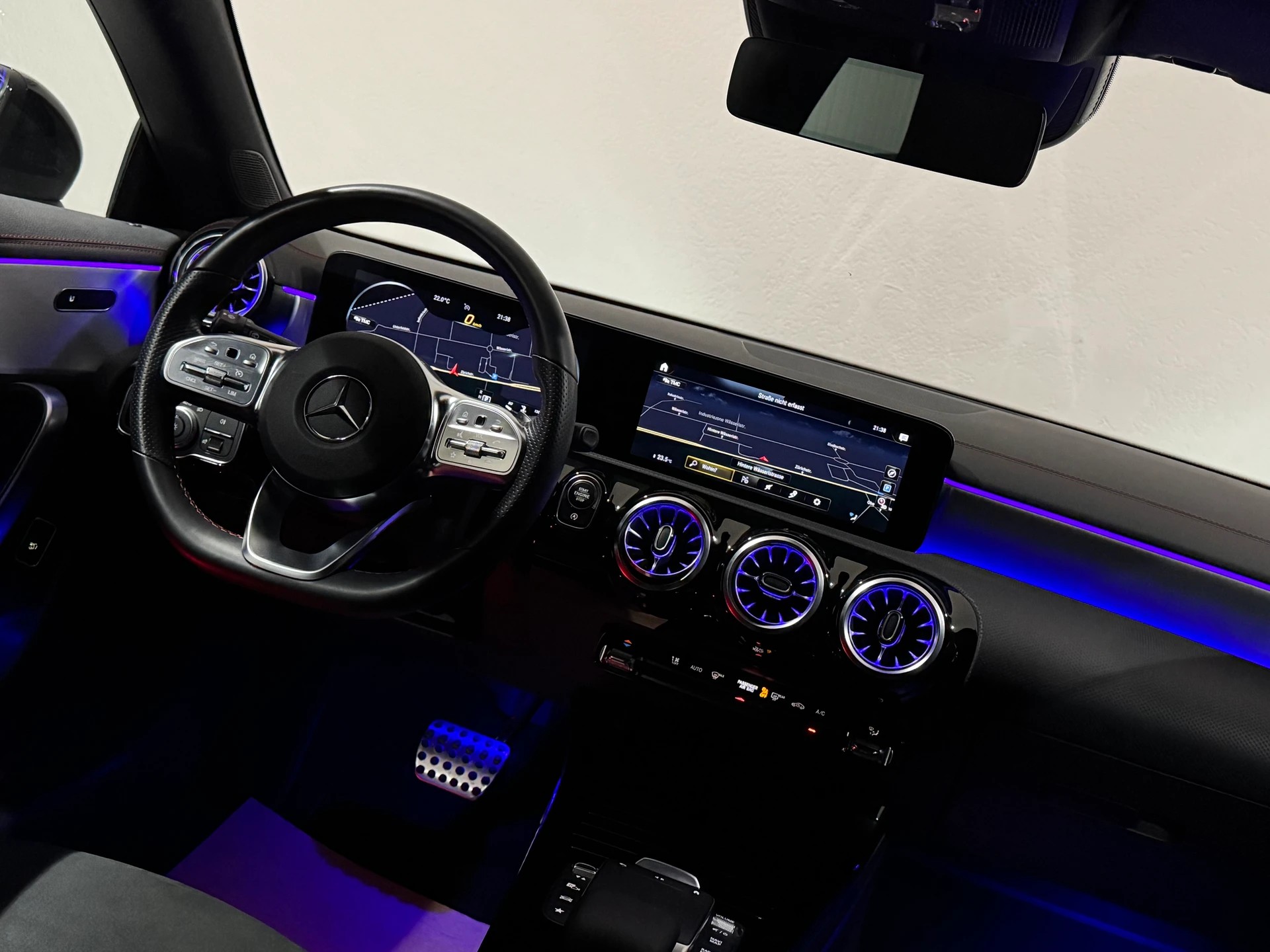 MERCEDES-BENZ CLA Shooting Brake 200 7G-DCT-image-12