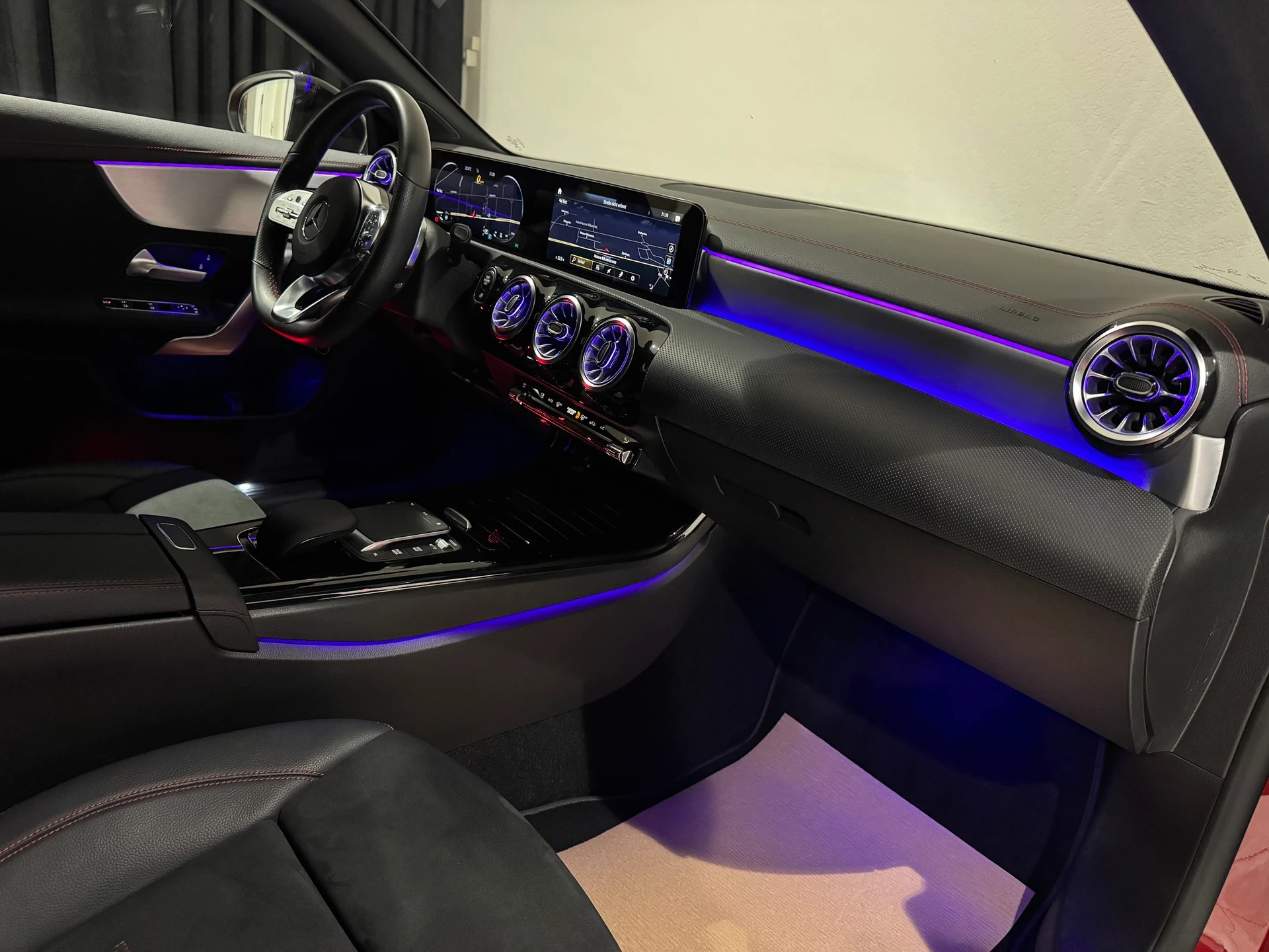 MERCEDES-BENZ CLA Shooting Brake 200 7G-DCT-image-10