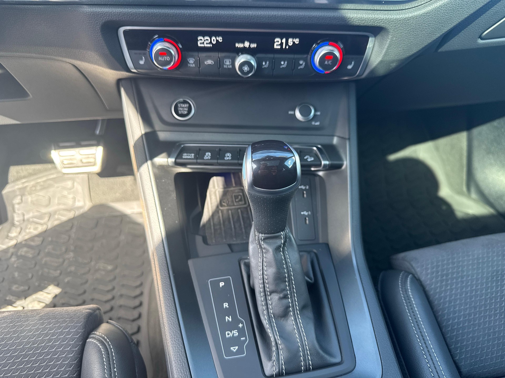 AUDI Q3 Sportback 1.5 35 TFSI S line S-Tronic-image-15