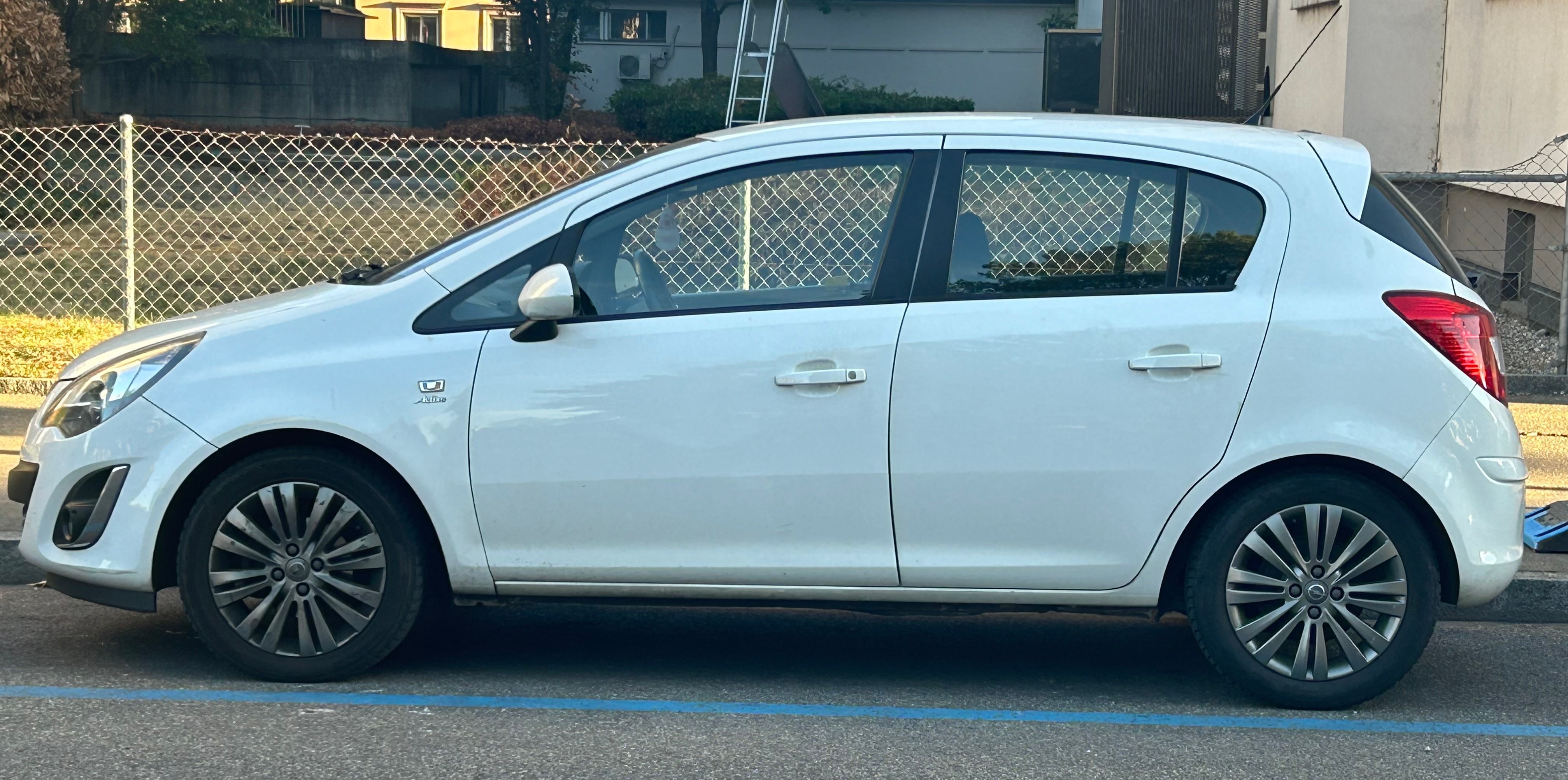 Car photo