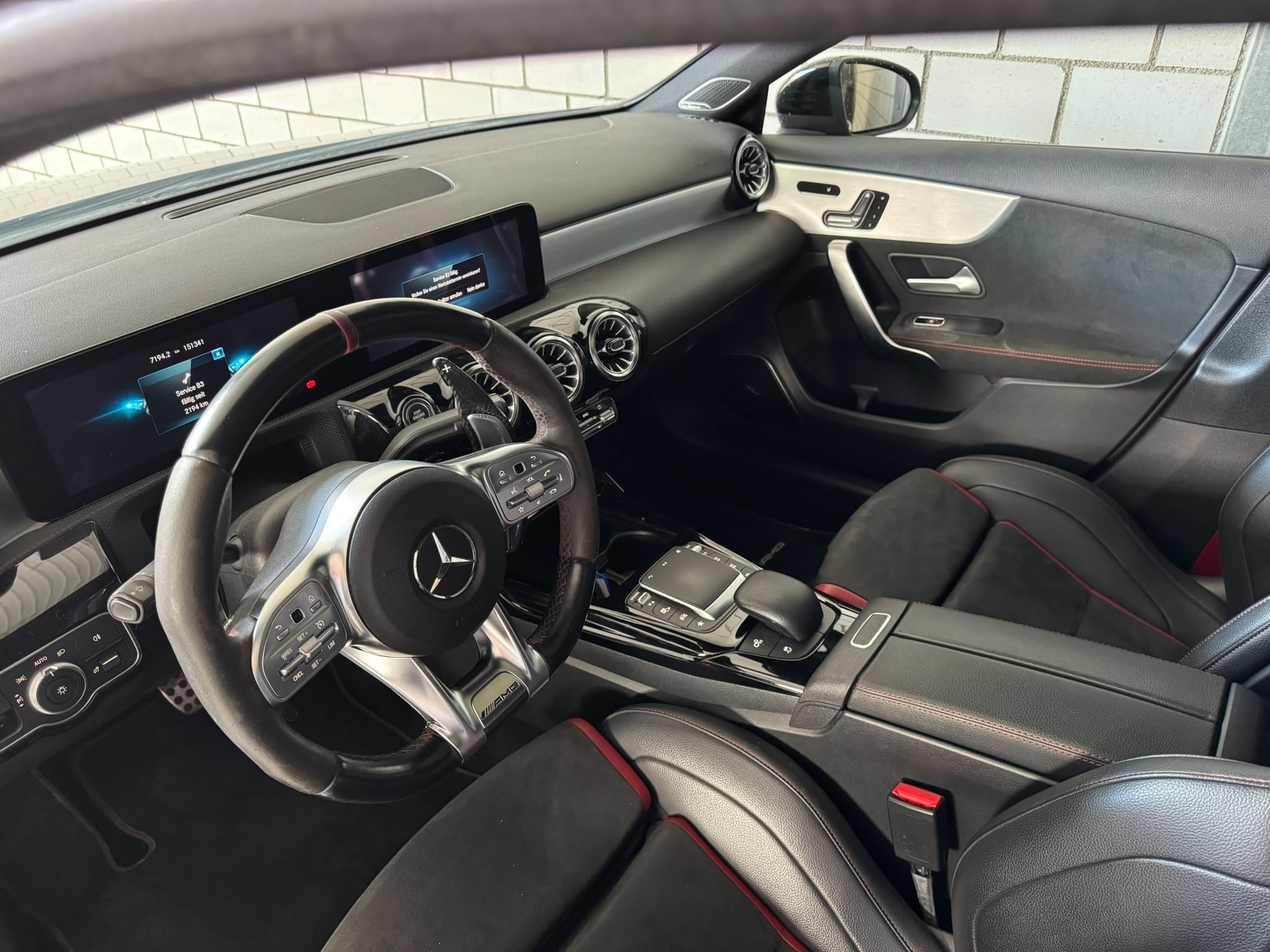 MERCEDES-BENZ A 35 AMG 4Matic Speedshift Vollausstattung-image-6