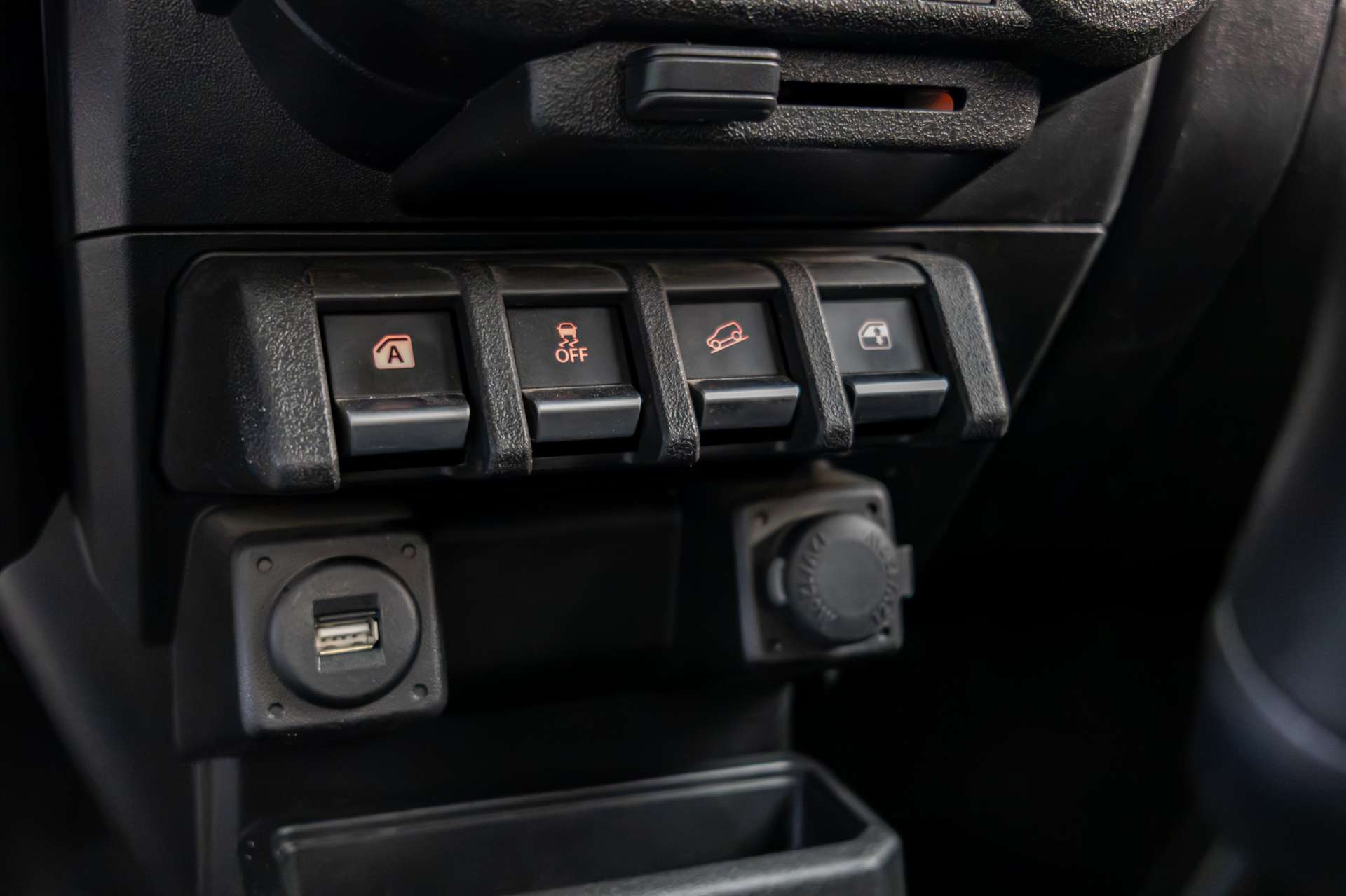 SUZUKI Jimny 1.5 Compact+ 4x4-image-15