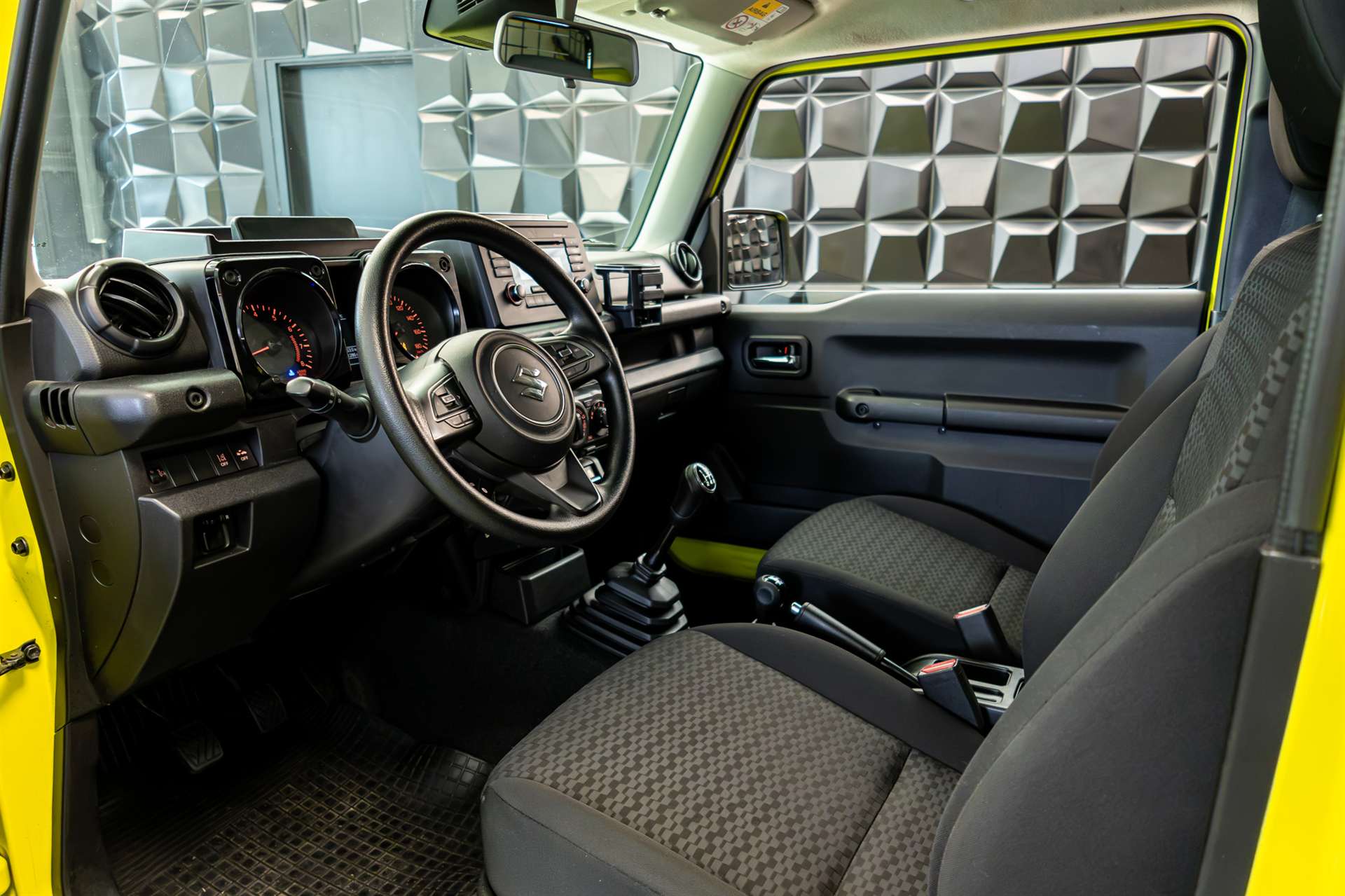 SUZUKI Jimny 1.5 Compact+ 4x4-image-10