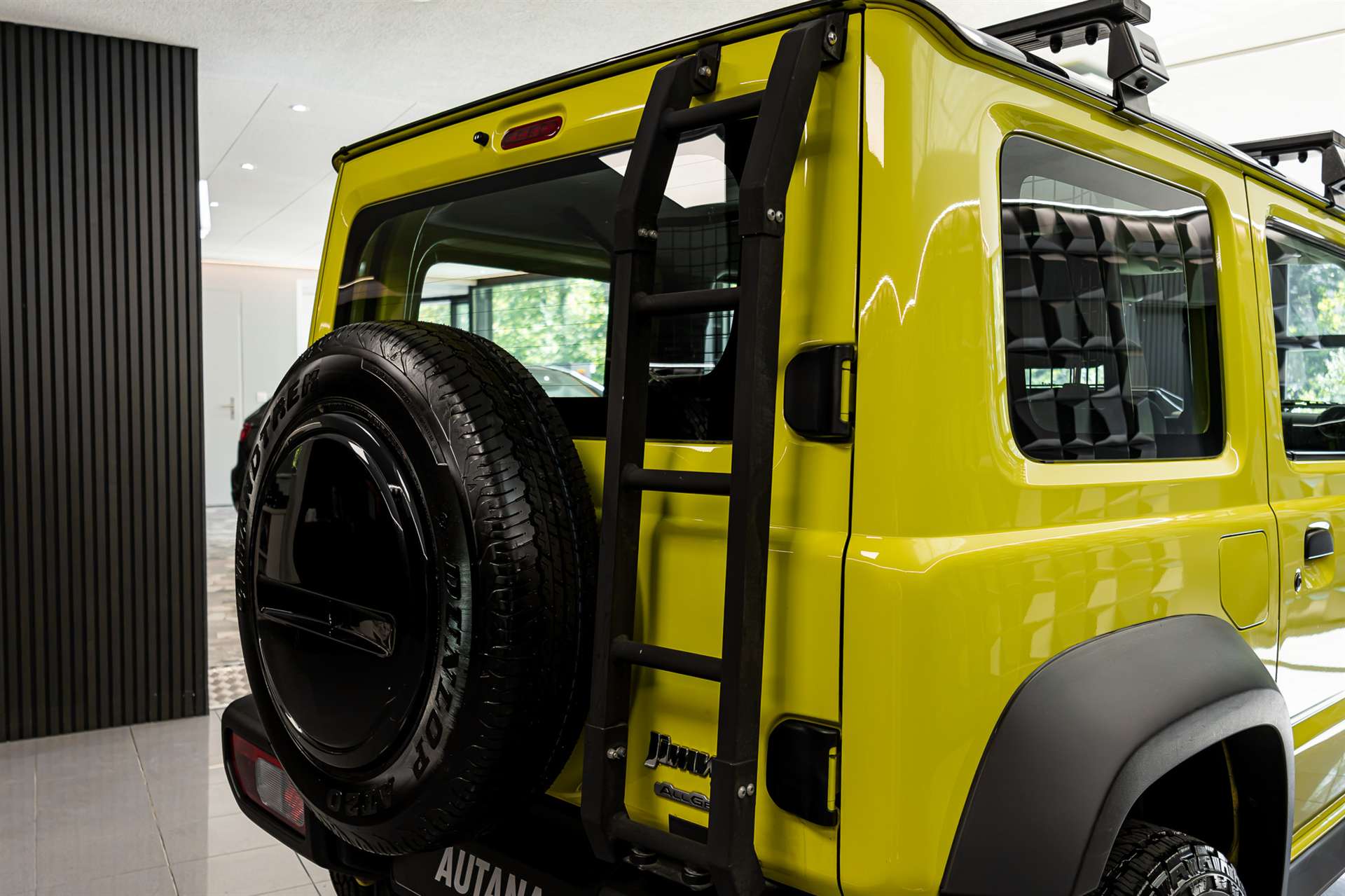 SUZUKI Jimny 1.5 Compact+ 4x4-image-25