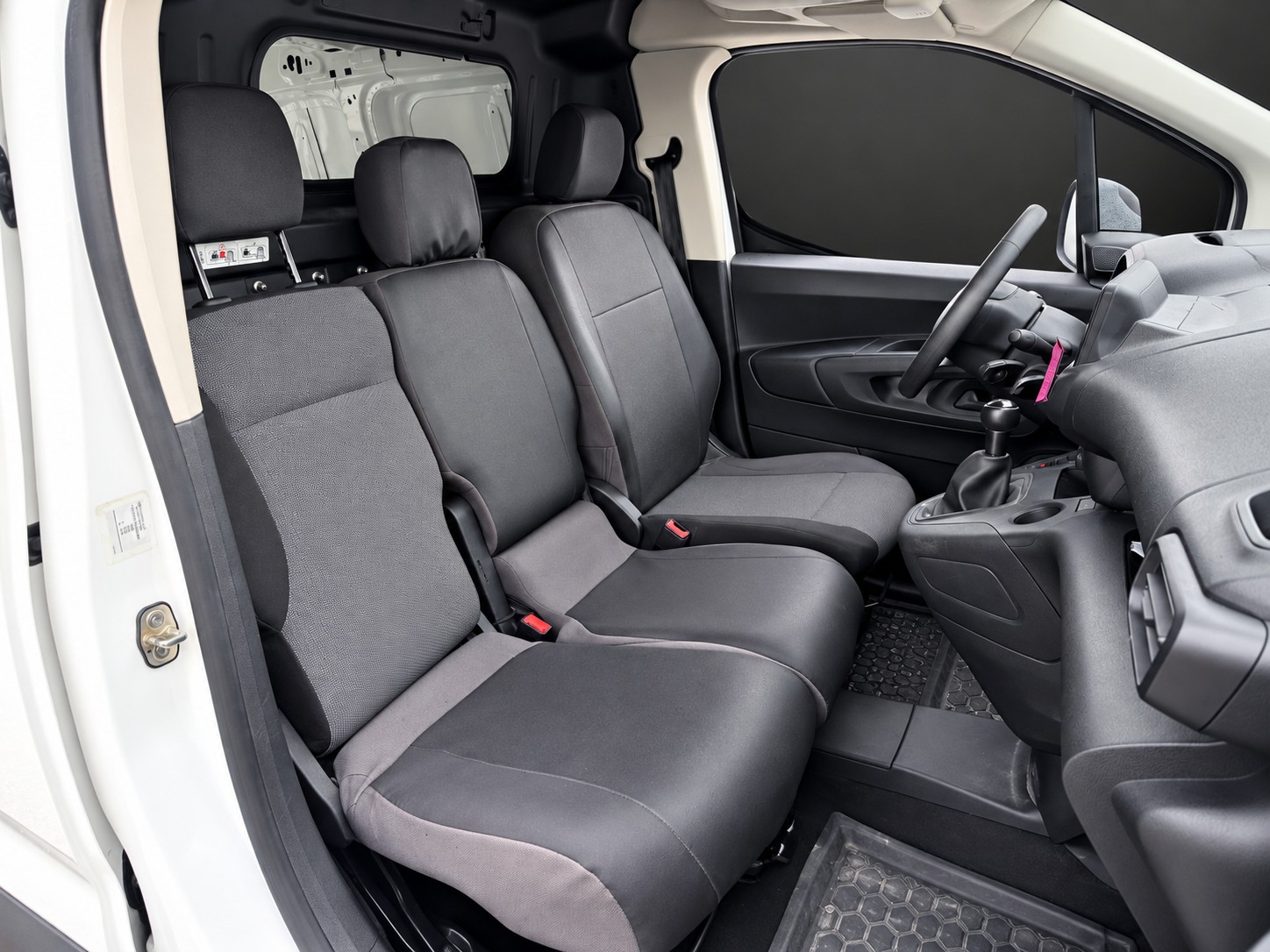 CITROEN Berlingo Van 1.6 Blue HDi 75 Control 650kg * 3-Plätzer *-image-8