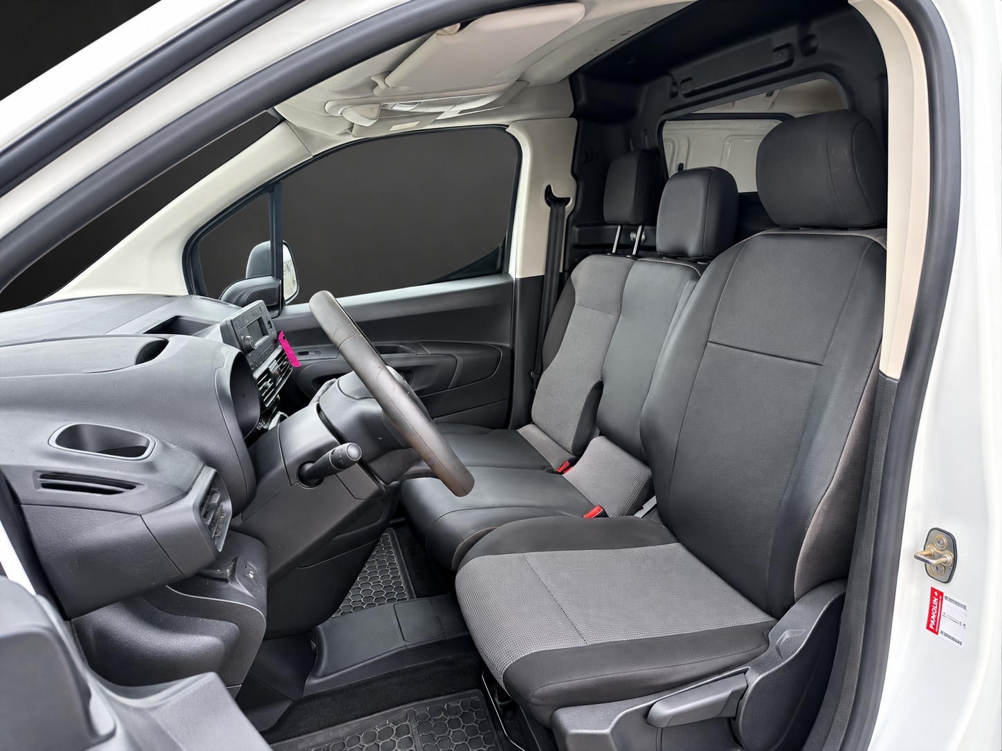CITROEN Berlingo Van 1.6 Blue HDi 75 Control 650kg * 3-Plätzer *-image-6