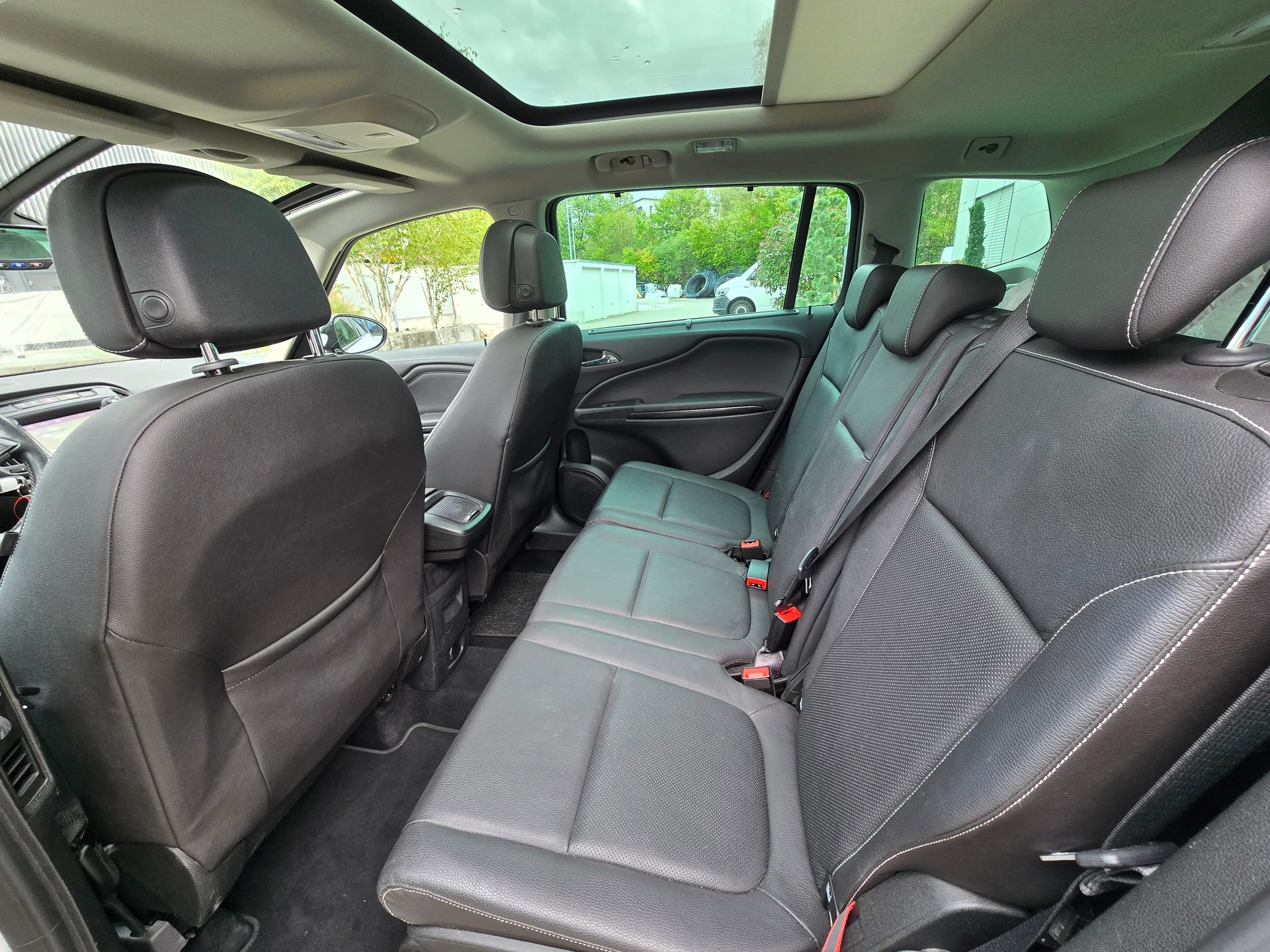 OPEL Zafira 1.6i 16V Turbo Excellence Automatic-image-9