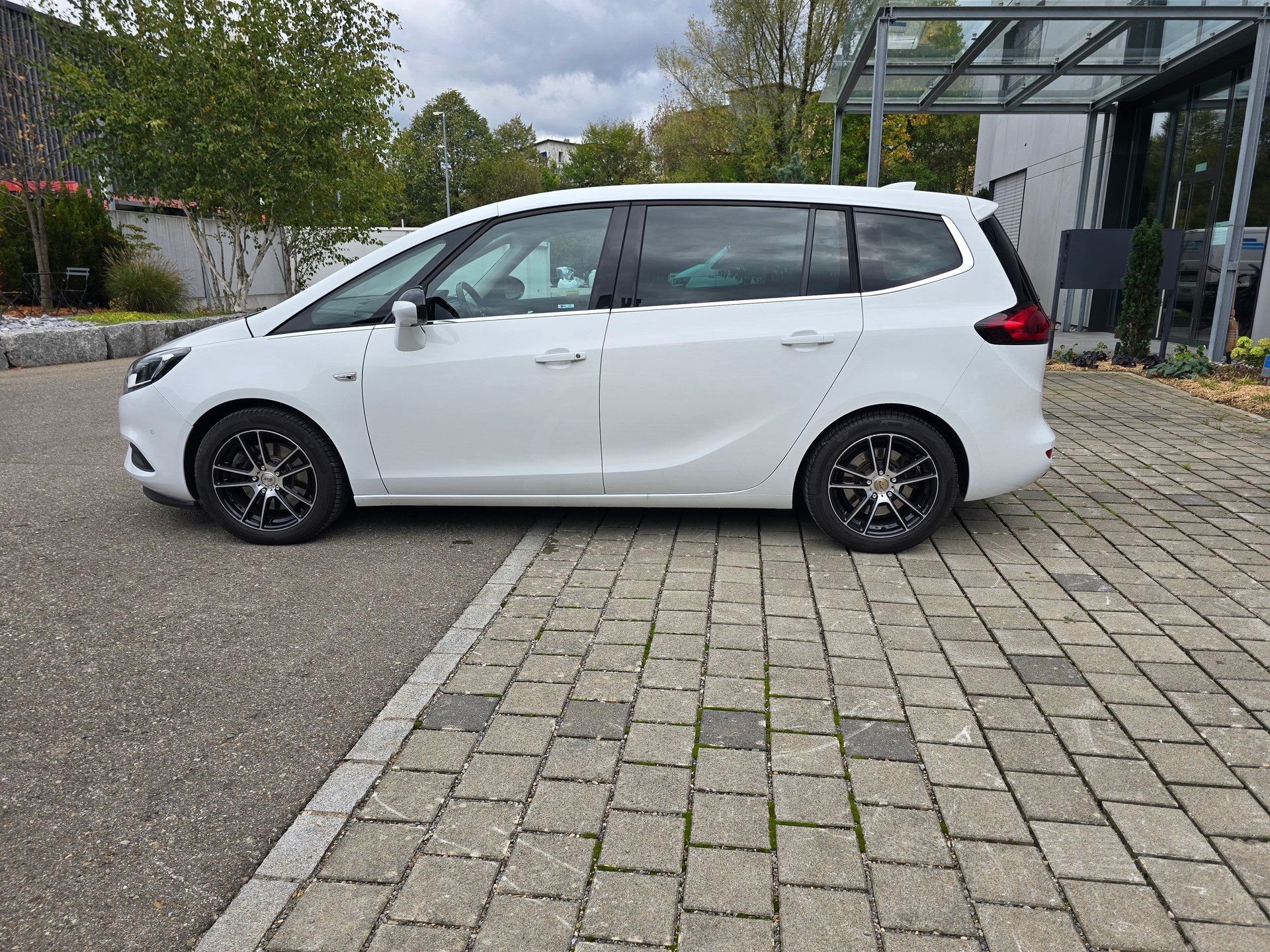 OPEL Zafira 1.6i 16V Turbo Excellence Automatic-image-7