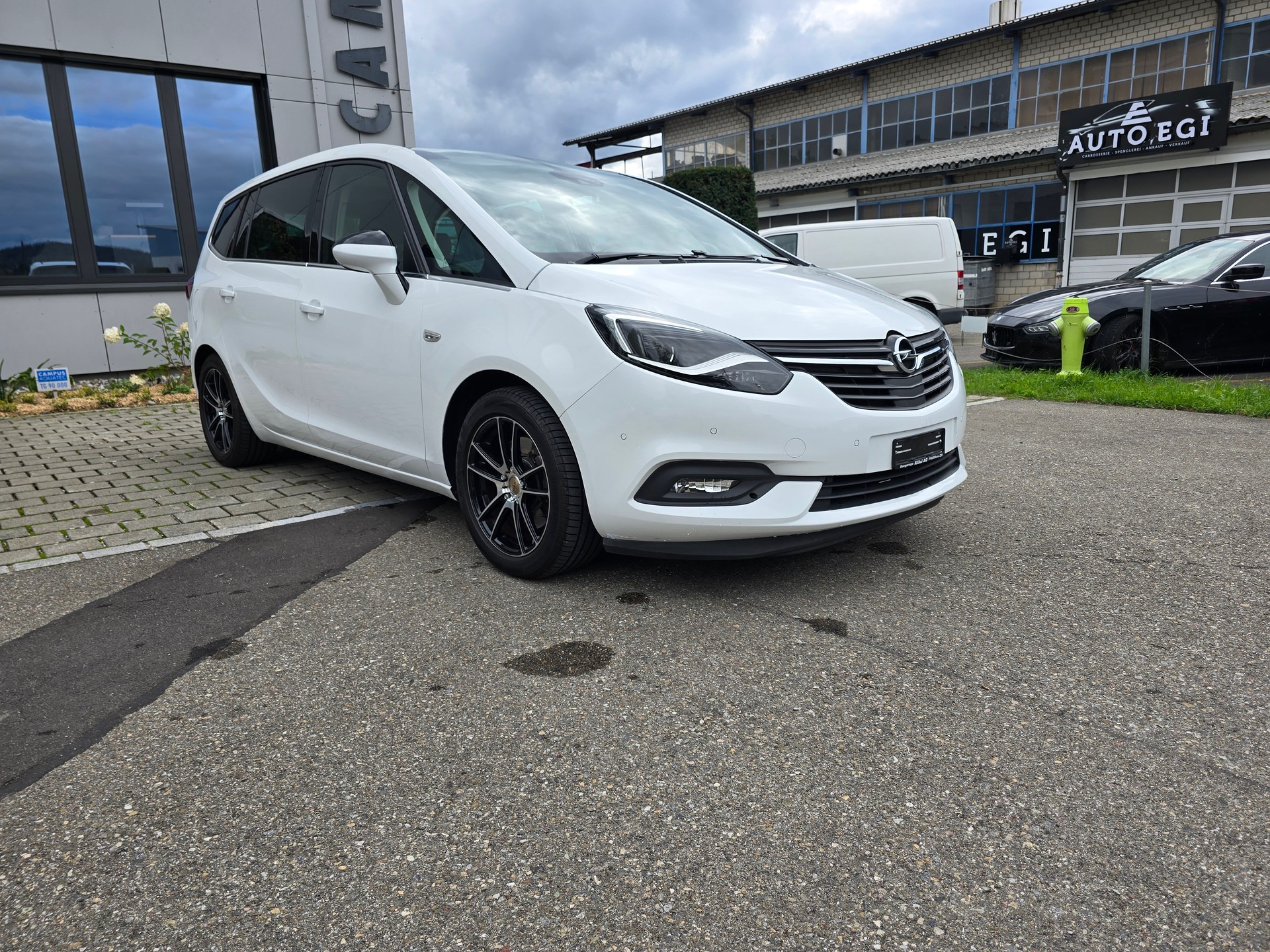 OPEL Zafira 1.6i 16V Turbo Excellence Automatic-image-2