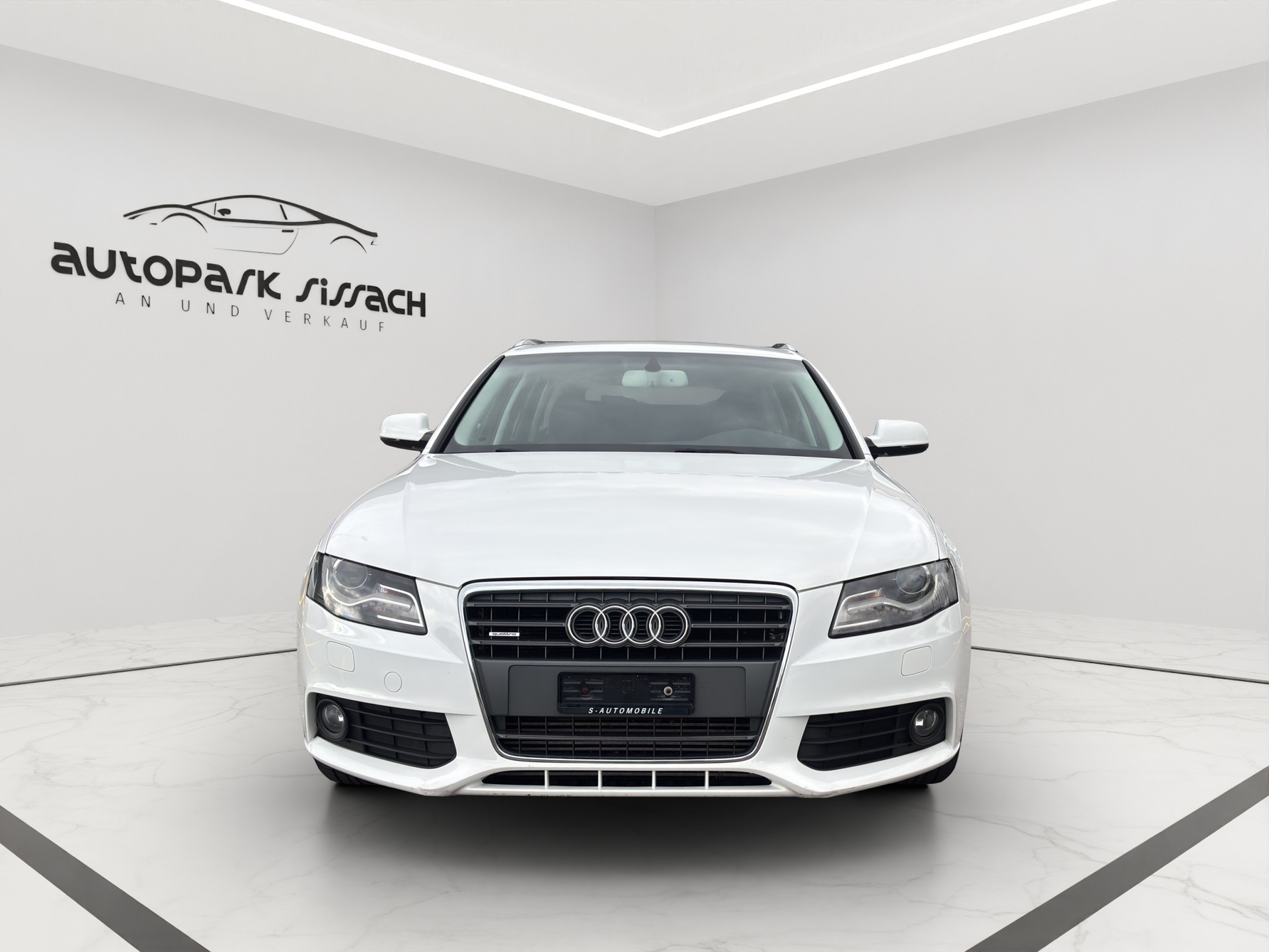 AUDI A4 Avant 1.8 TFSI Snow quattro-image-1