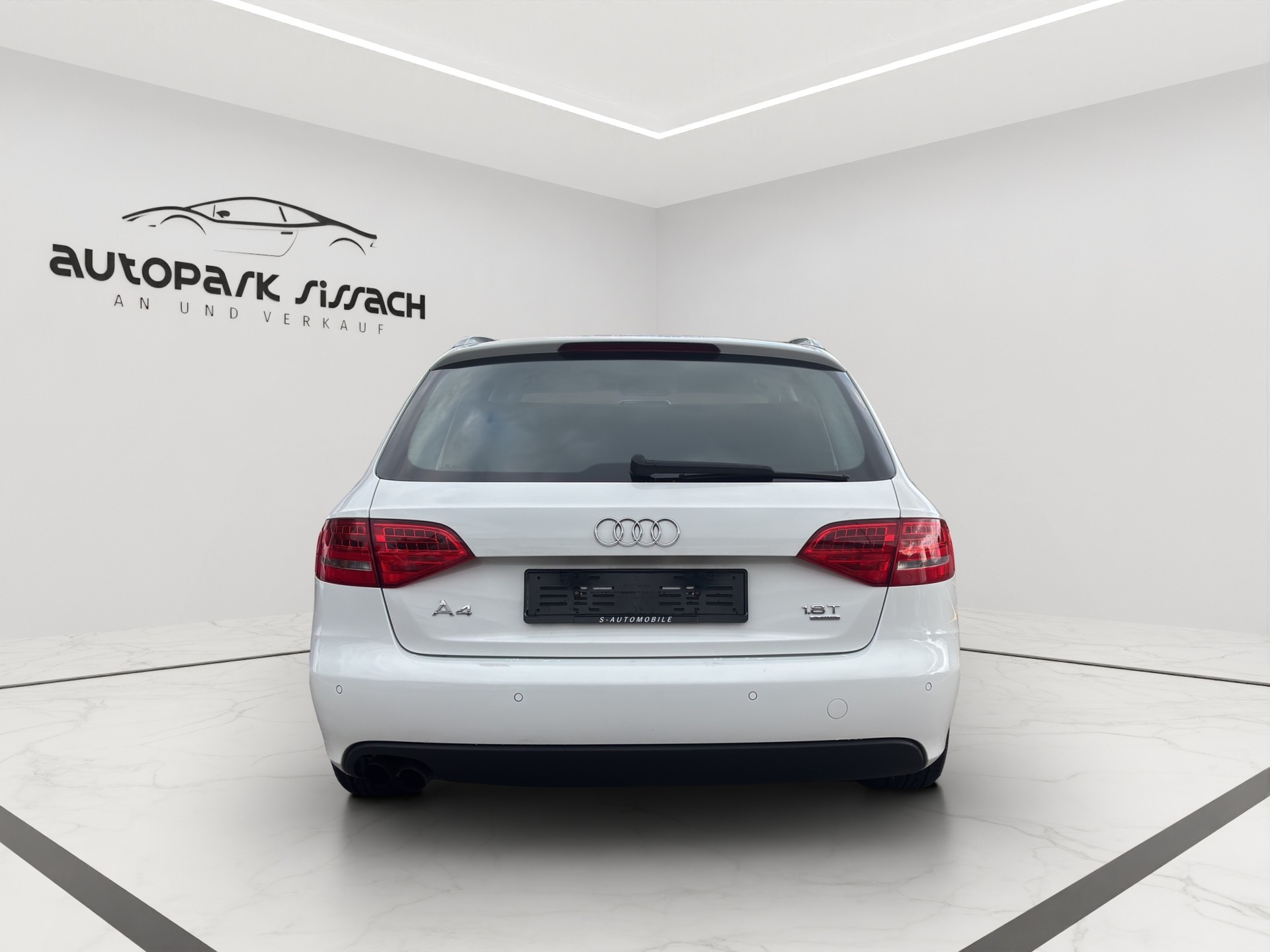 AUDI A4 Avant 1.8 TFSI Snow quattro-image-5