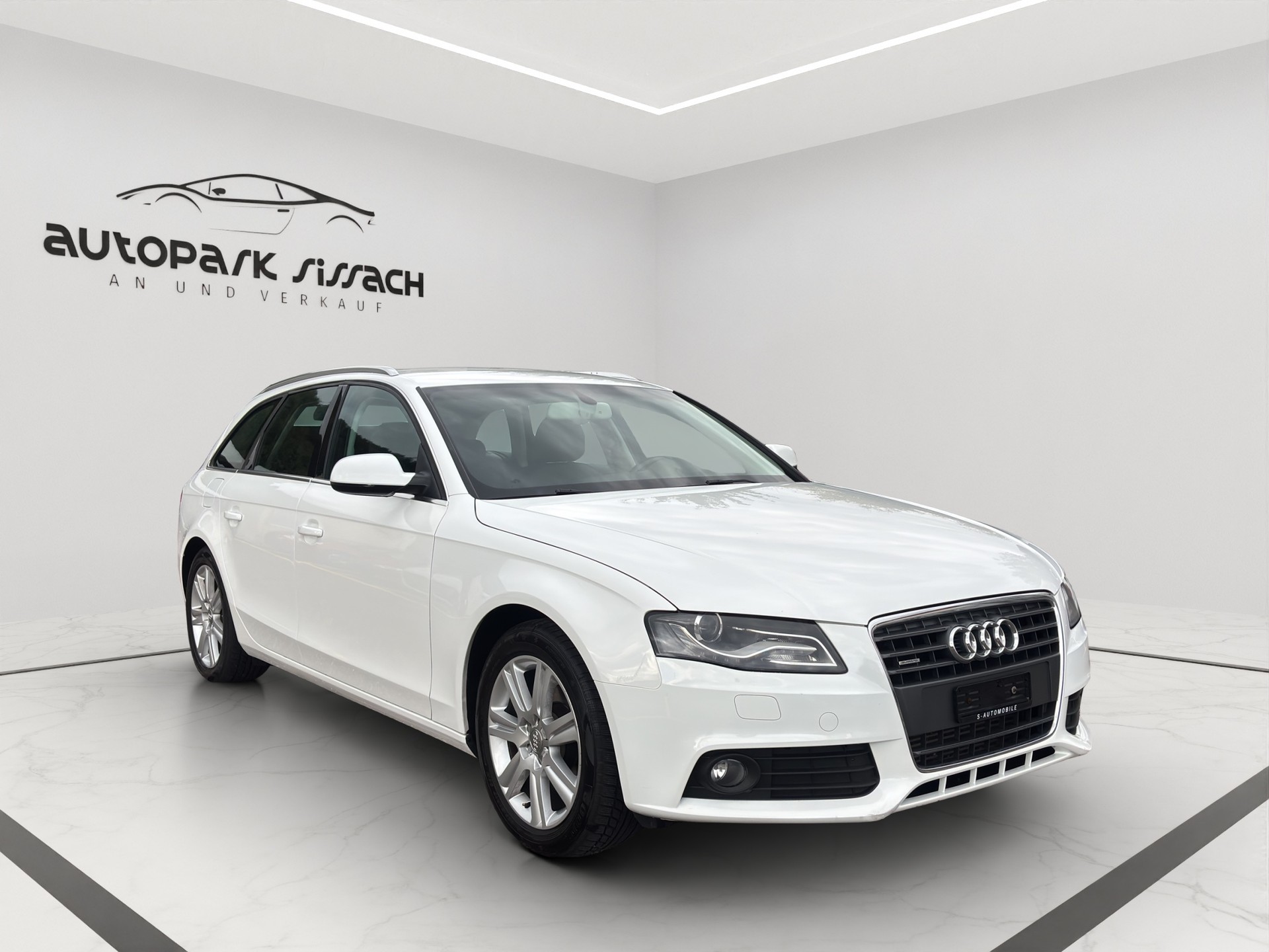 AUDI A4 Avant 1.8 TFSI Snow quattro-image-2