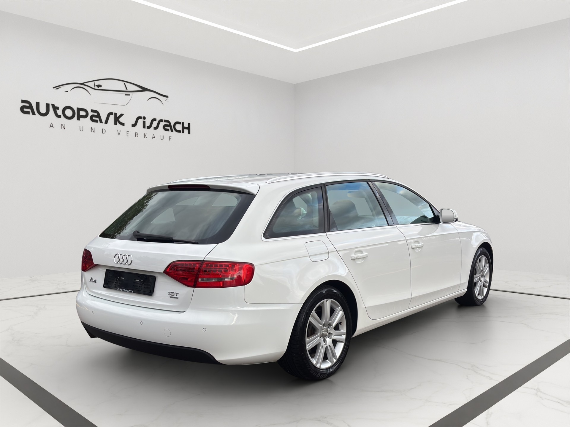 AUDI A4 Avant 1.8 TFSI Snow quattro-image-4