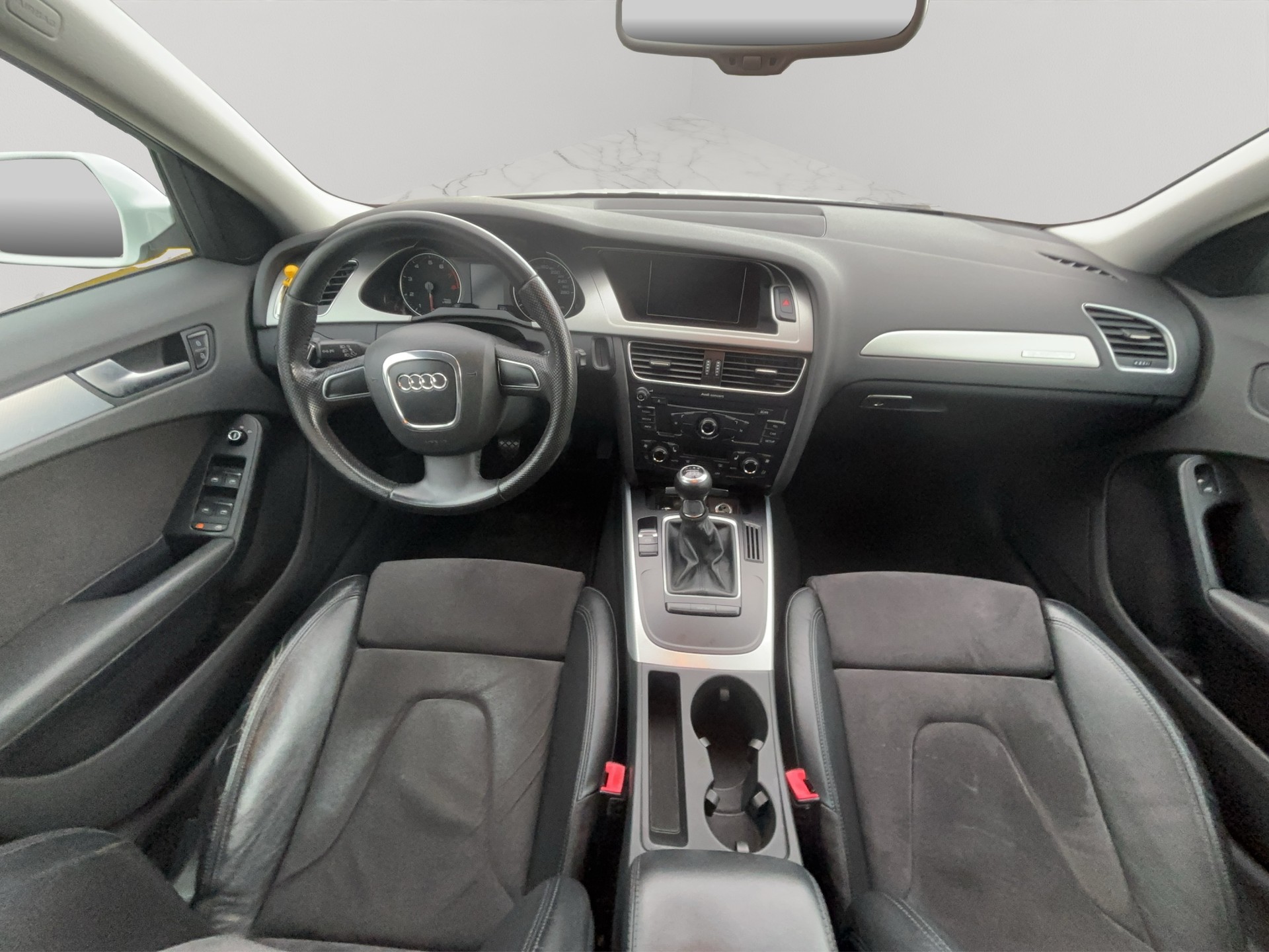AUDI A4 Avant 1.8 TFSI Snow quattro-image-10