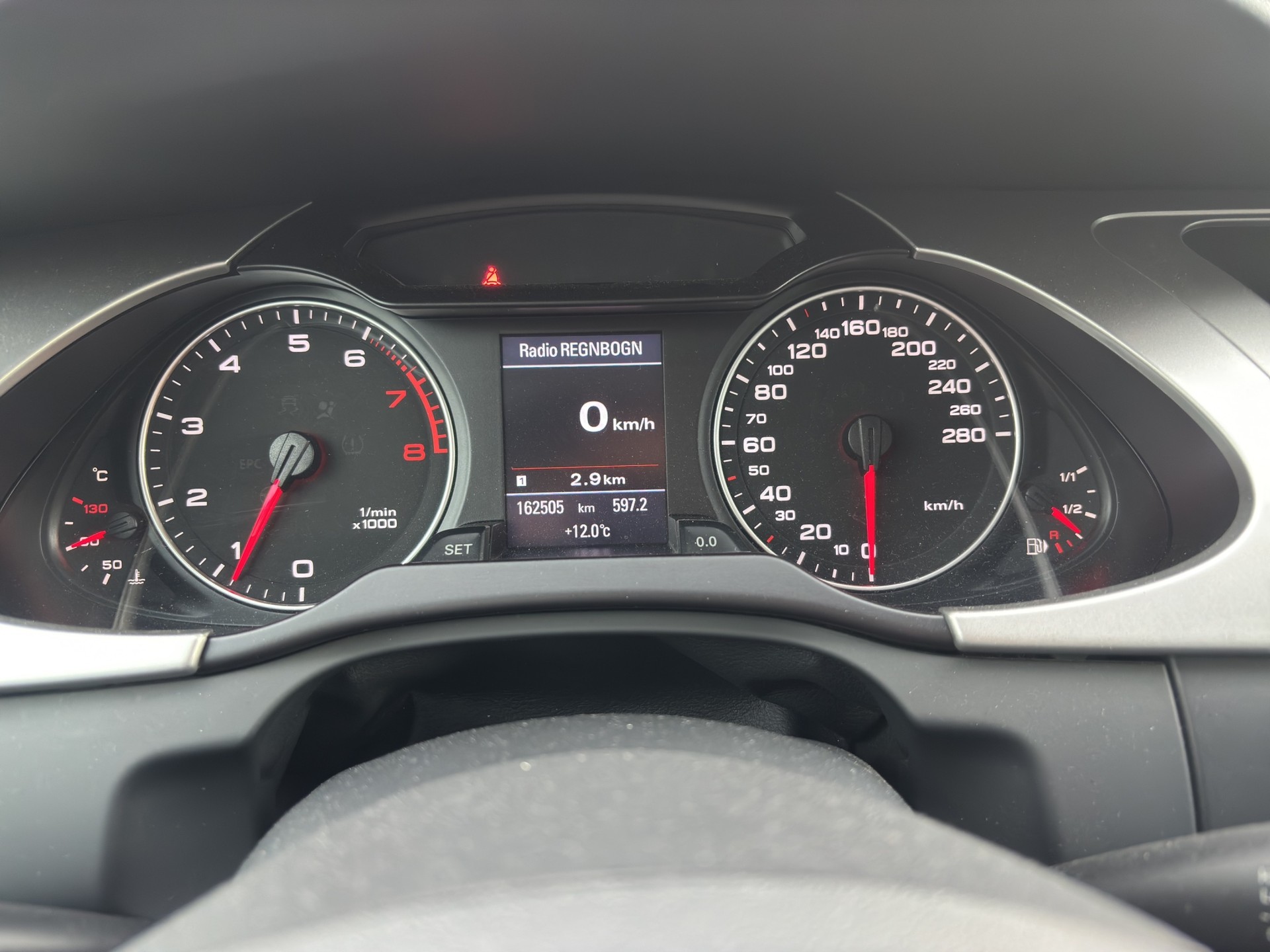 AUDI A4 Avant 1.8 TFSI Snow quattro-image-13