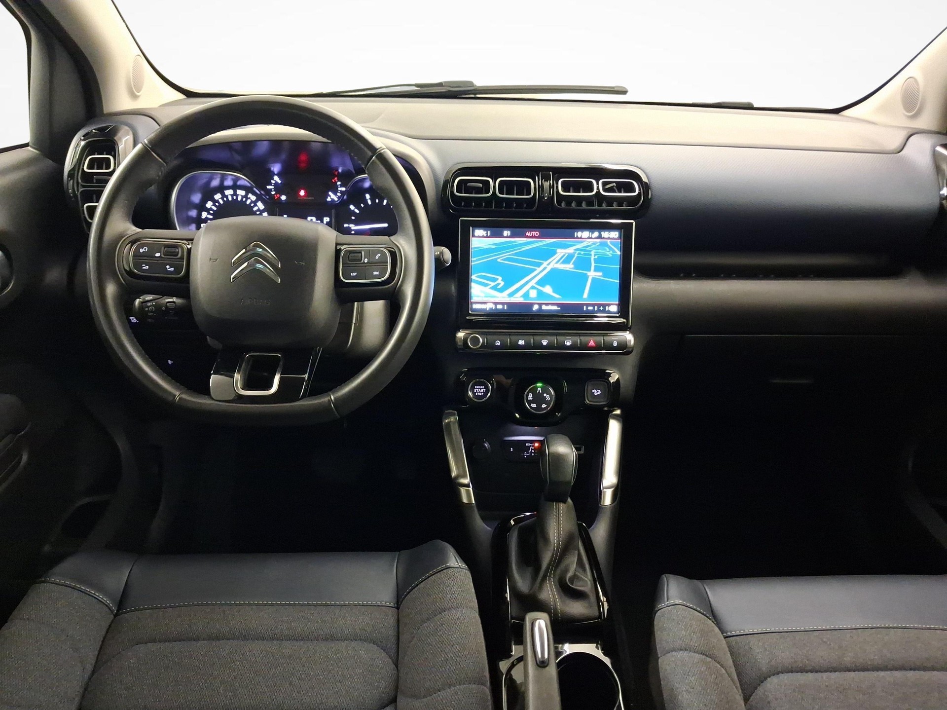 CITROEN C3 Aircross 1.5 BlueHDi Shine-image-8
