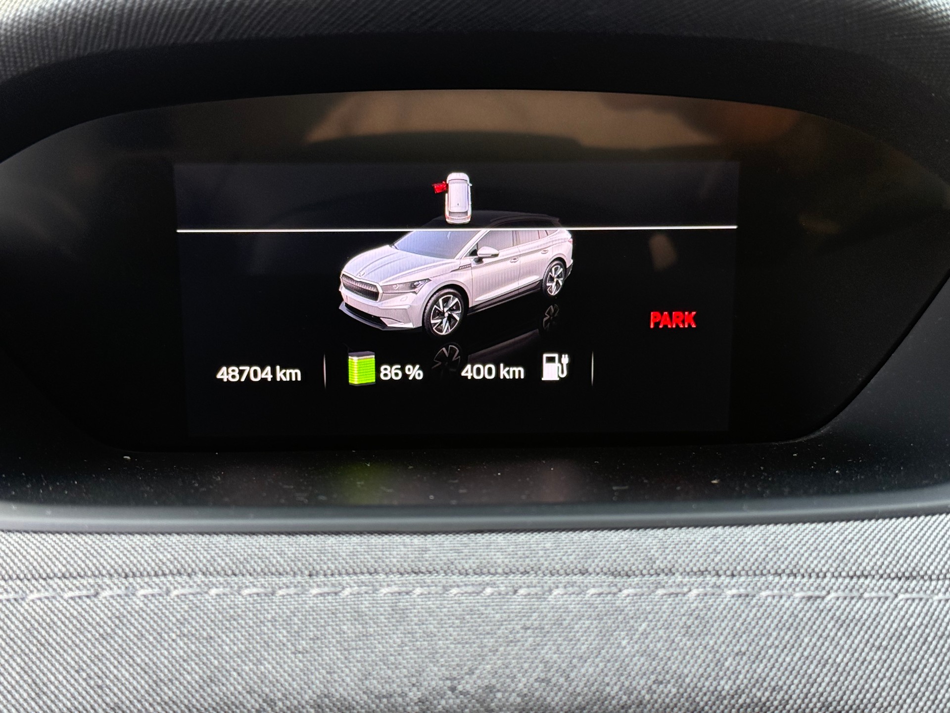 SKODA Enyaq iV 80-image-11