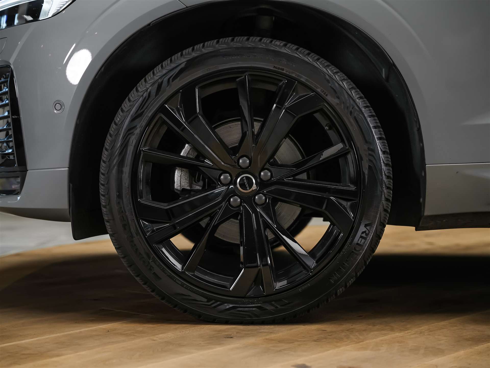 VOLVO XC60 B5 Benzin Mild Hybrid AWD Plus Dark Geartronic *Facelift*Werksgarantie*Panorama*Harman/Kardon*360° Kamera*-image-17