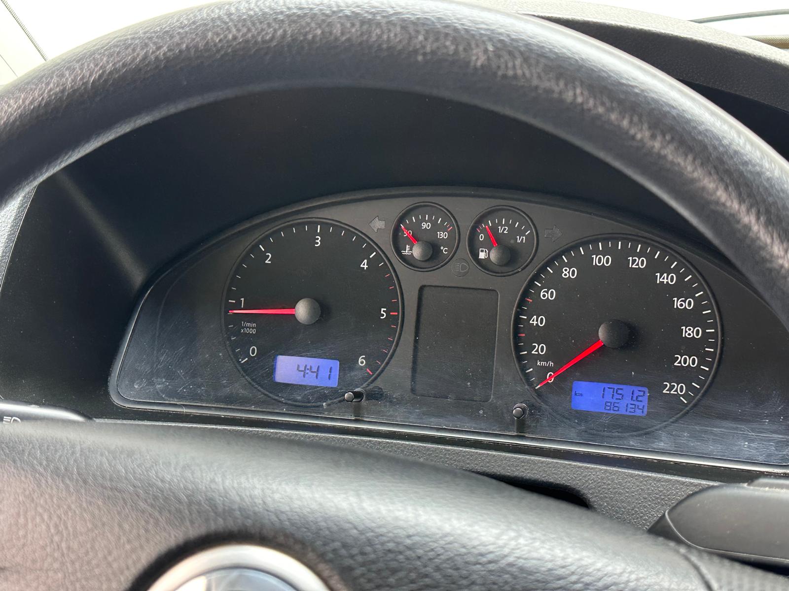 VW T5 1.9 TDI PD-image-9