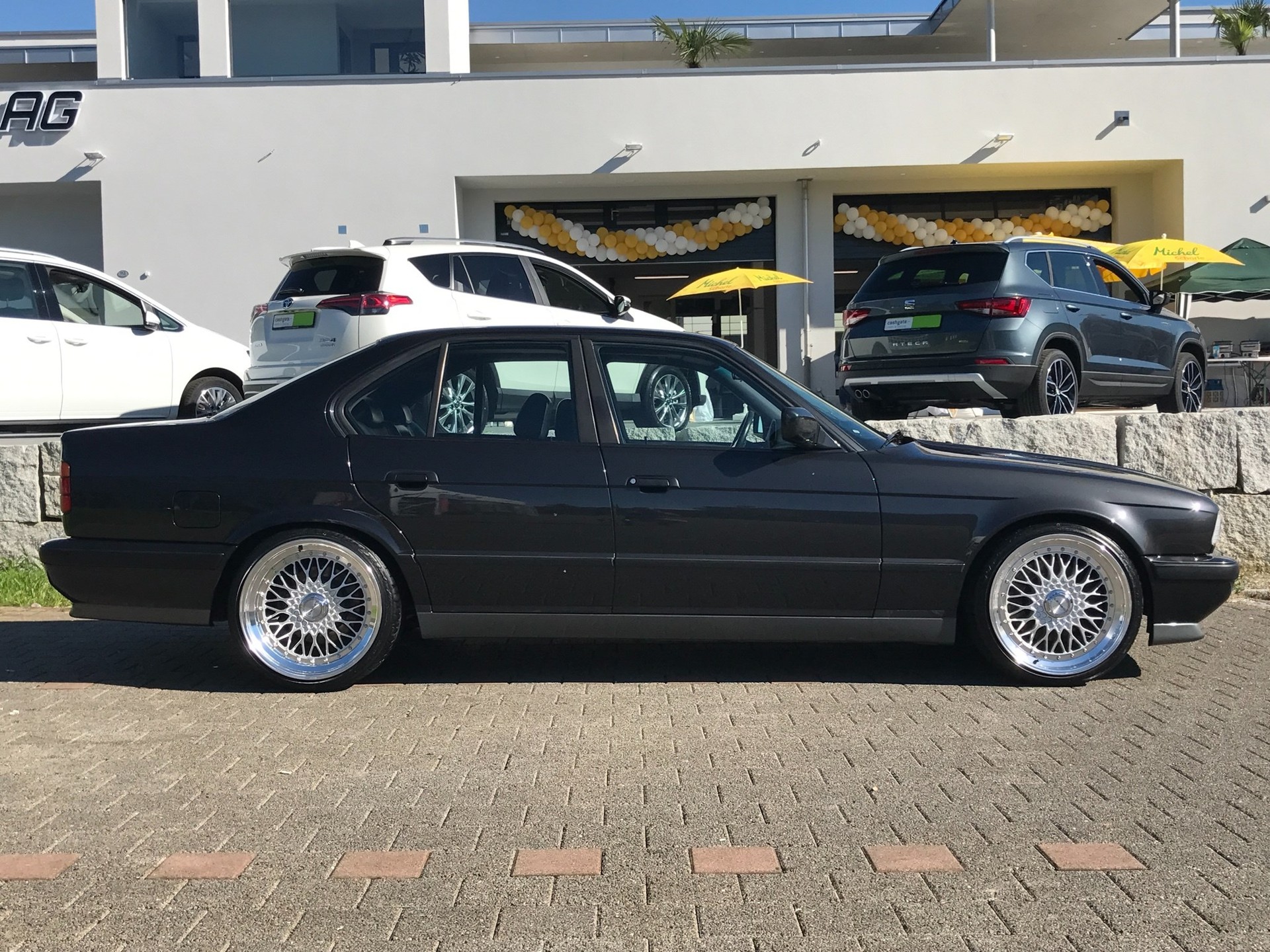 BMW M5-image-2
