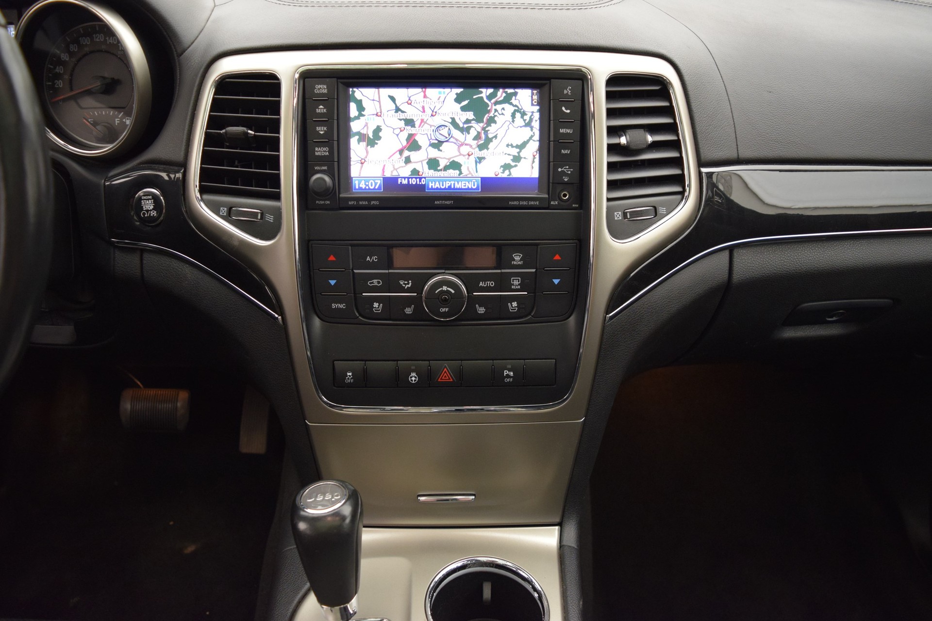 JEEP Grand Cherokee 3.0 CRD Overland-image-12