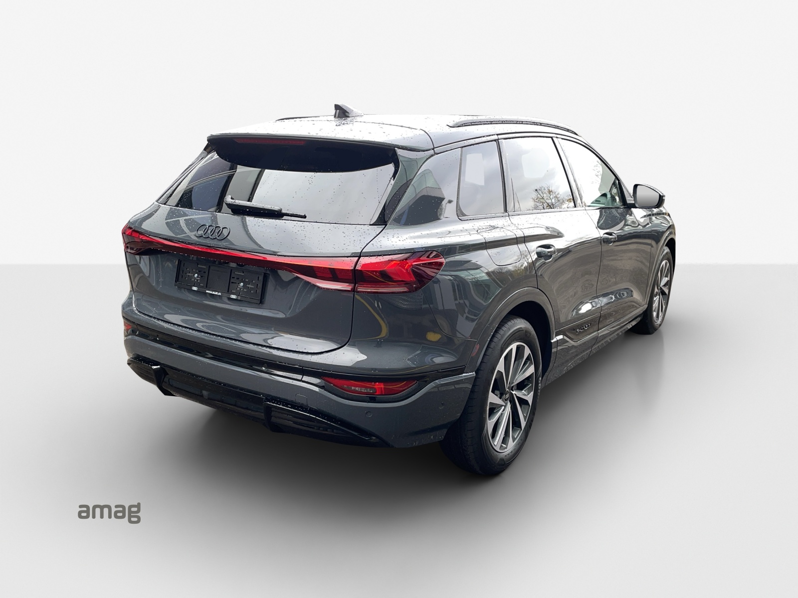 AUDI Q6 e-tron quattro-image-4