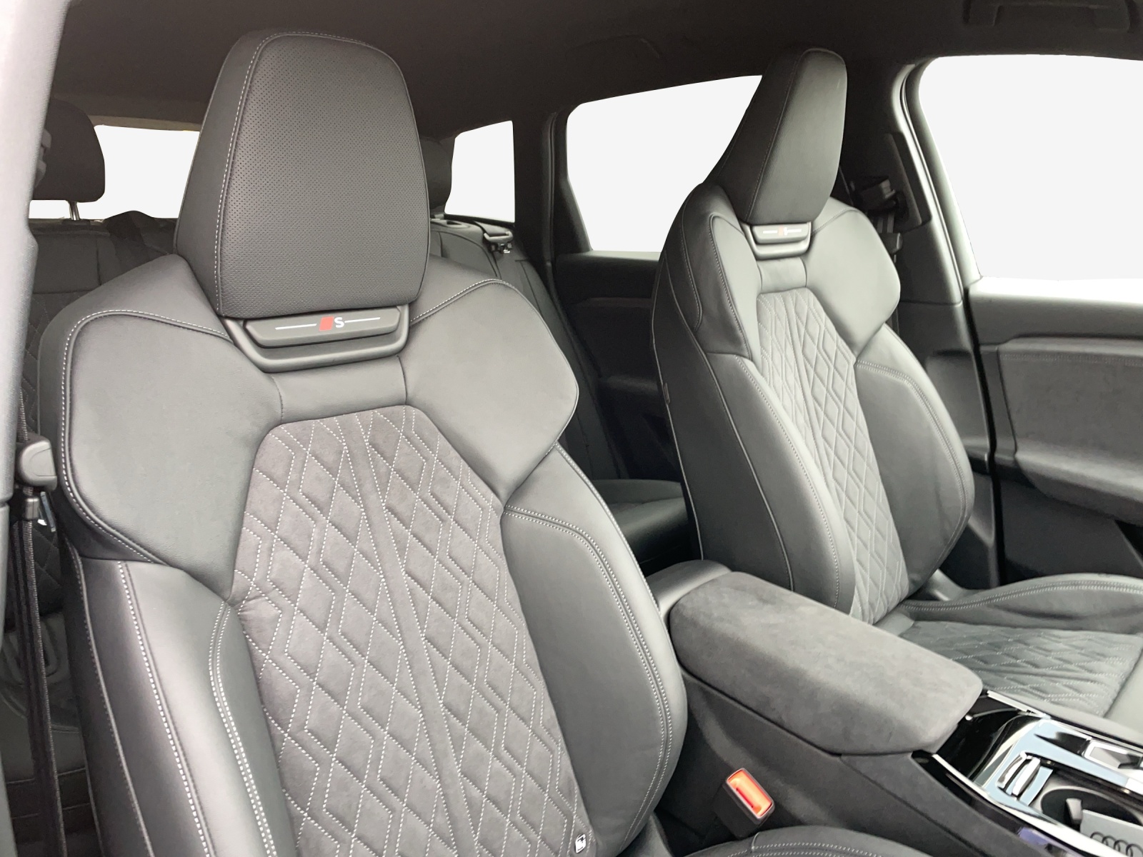 AUDI Q6 e-tron quattro-image-13