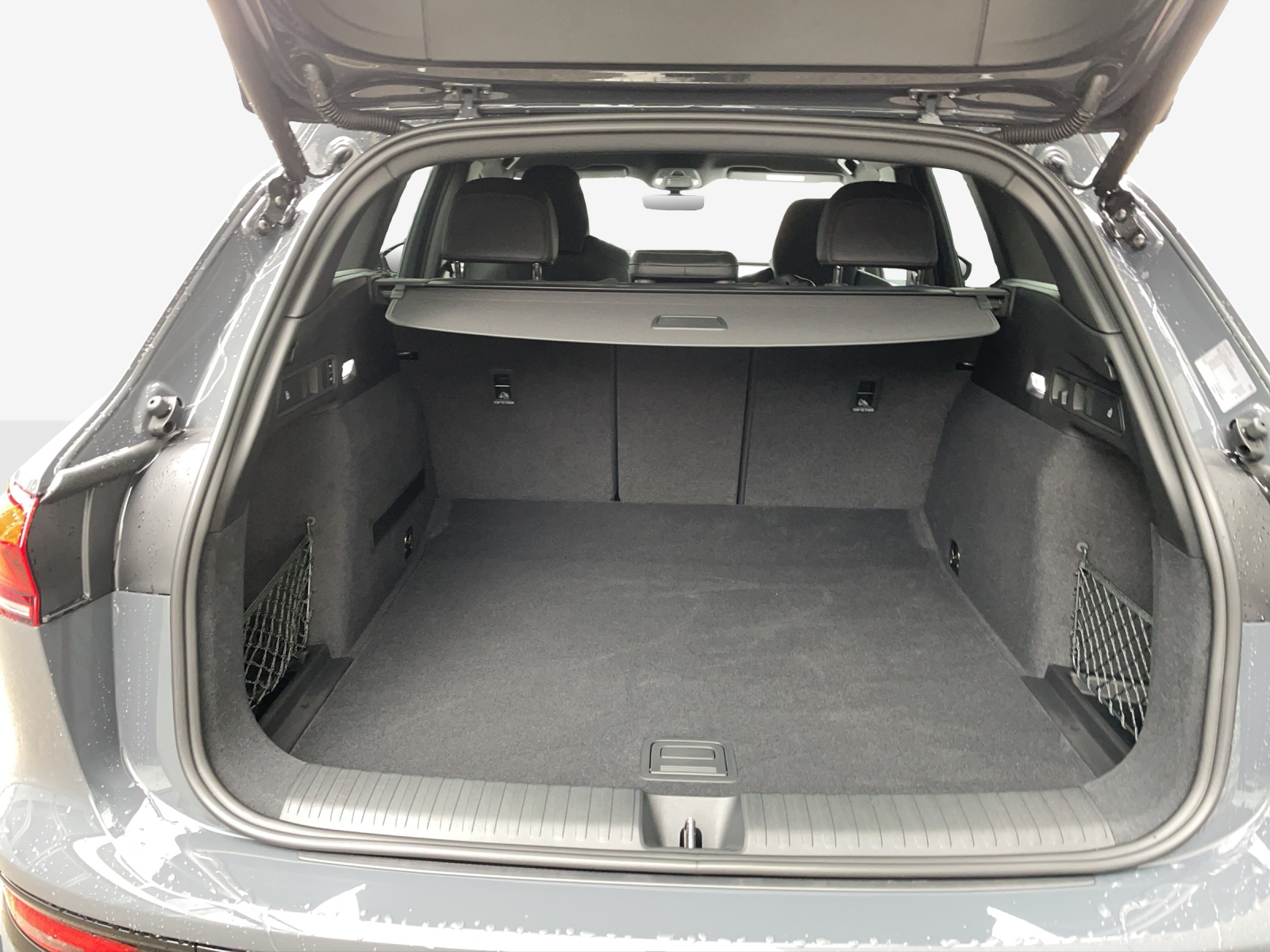 AUDI Q6 e-tron quattro-image-12