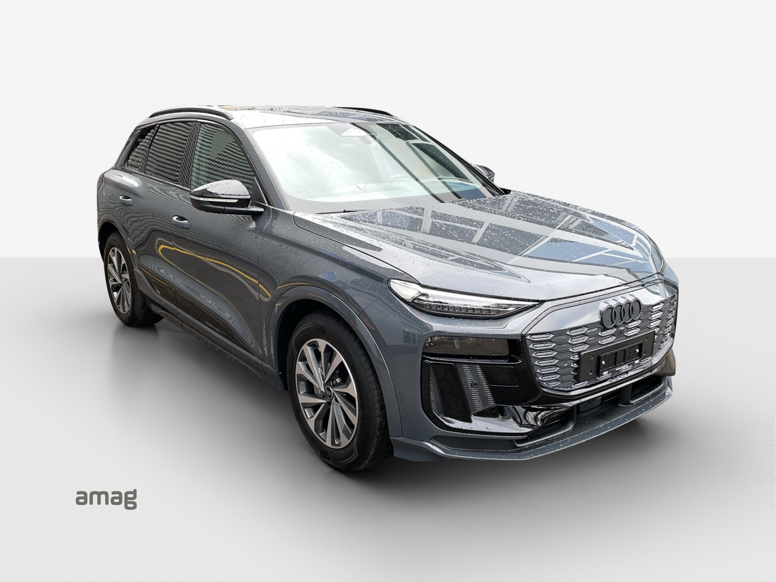 AUDI Q6 e-tron quattro-image-5