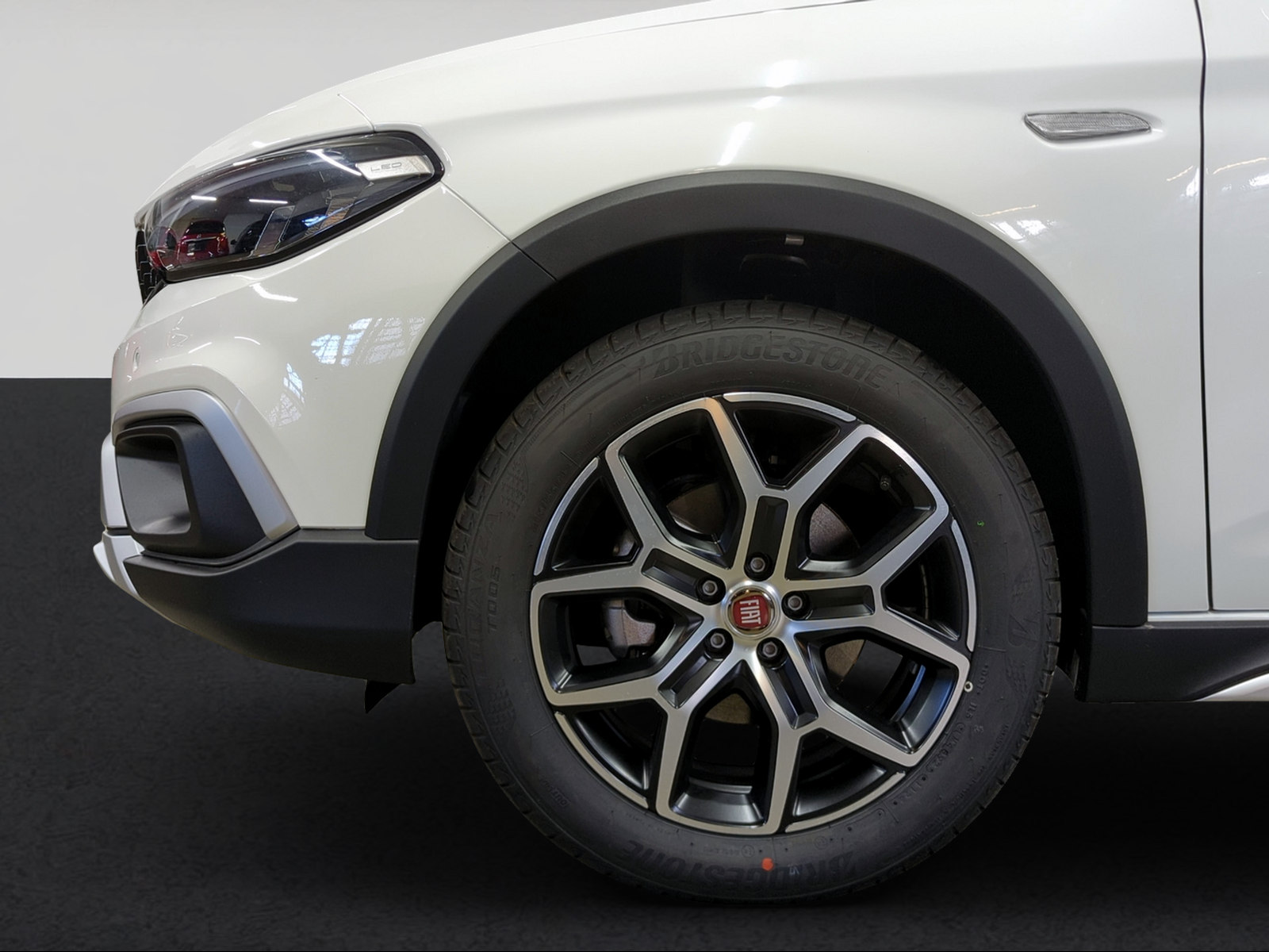 FIAT Tipo SW 1.5T MHEV Swiss Ed. Cross DCT7 130 PS-showroom-element-3