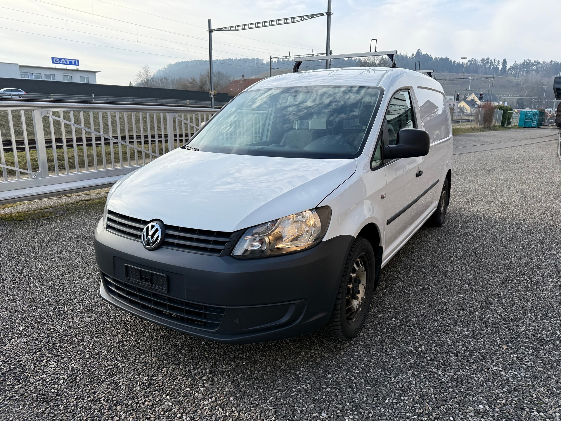 VW Caddy Maxi 2.0 TDI Blue Motion Technology-image-0