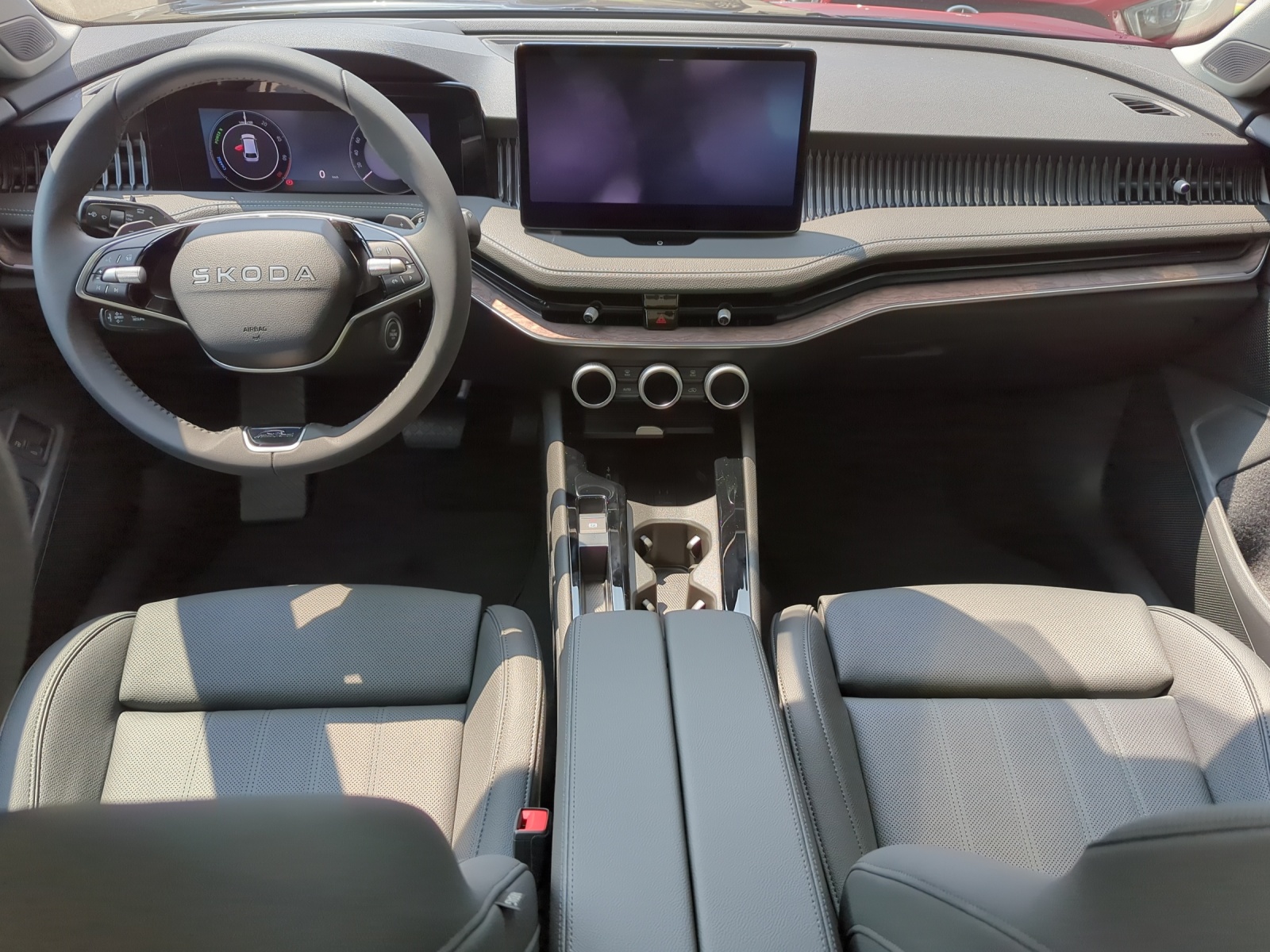 SKODA Superb Combi 1.5 TSI PHEV L&K DSG-image-8