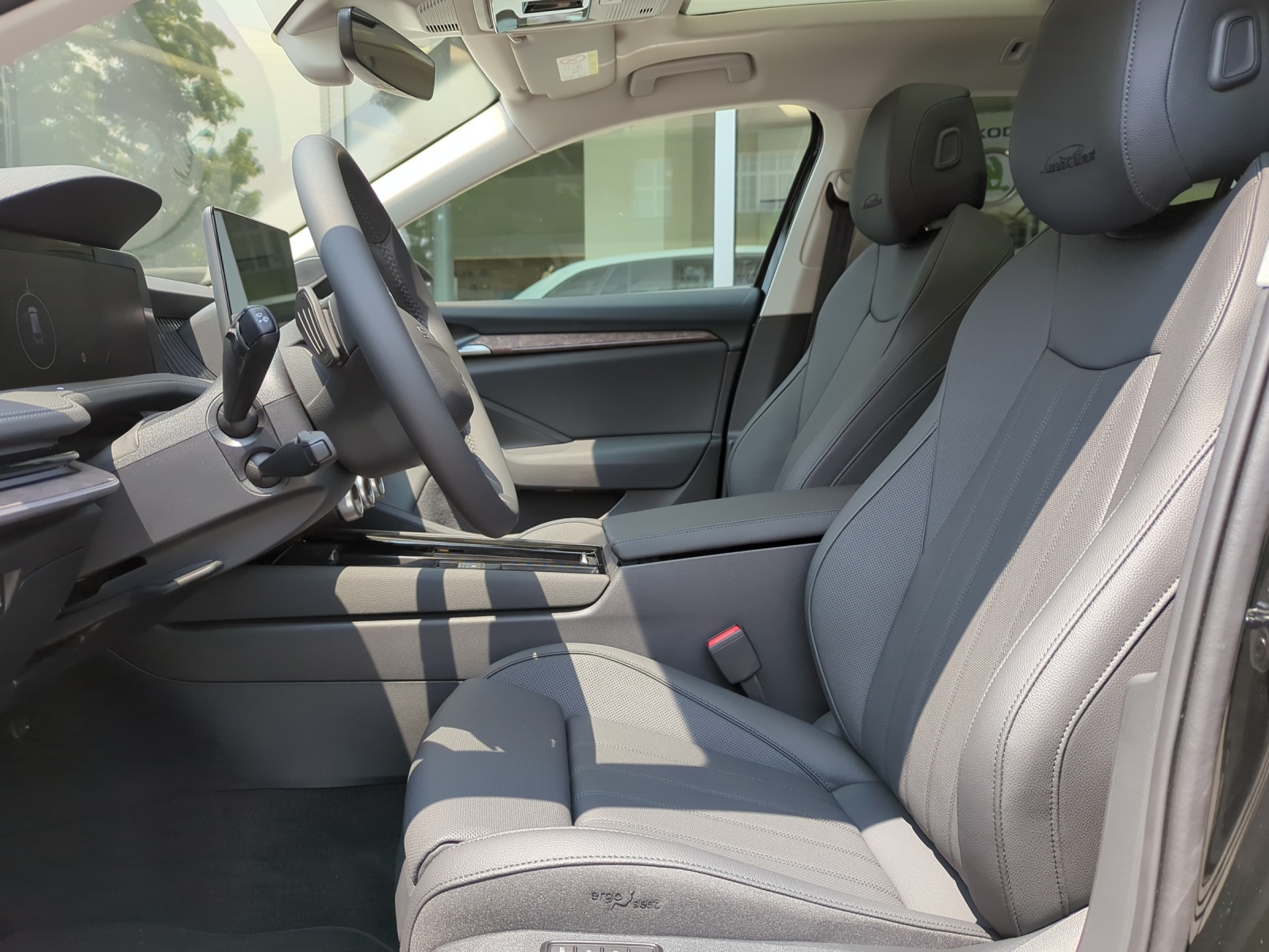 SKODA Superb Combi 1.5 TSI PHEV L&K DSG-image-5