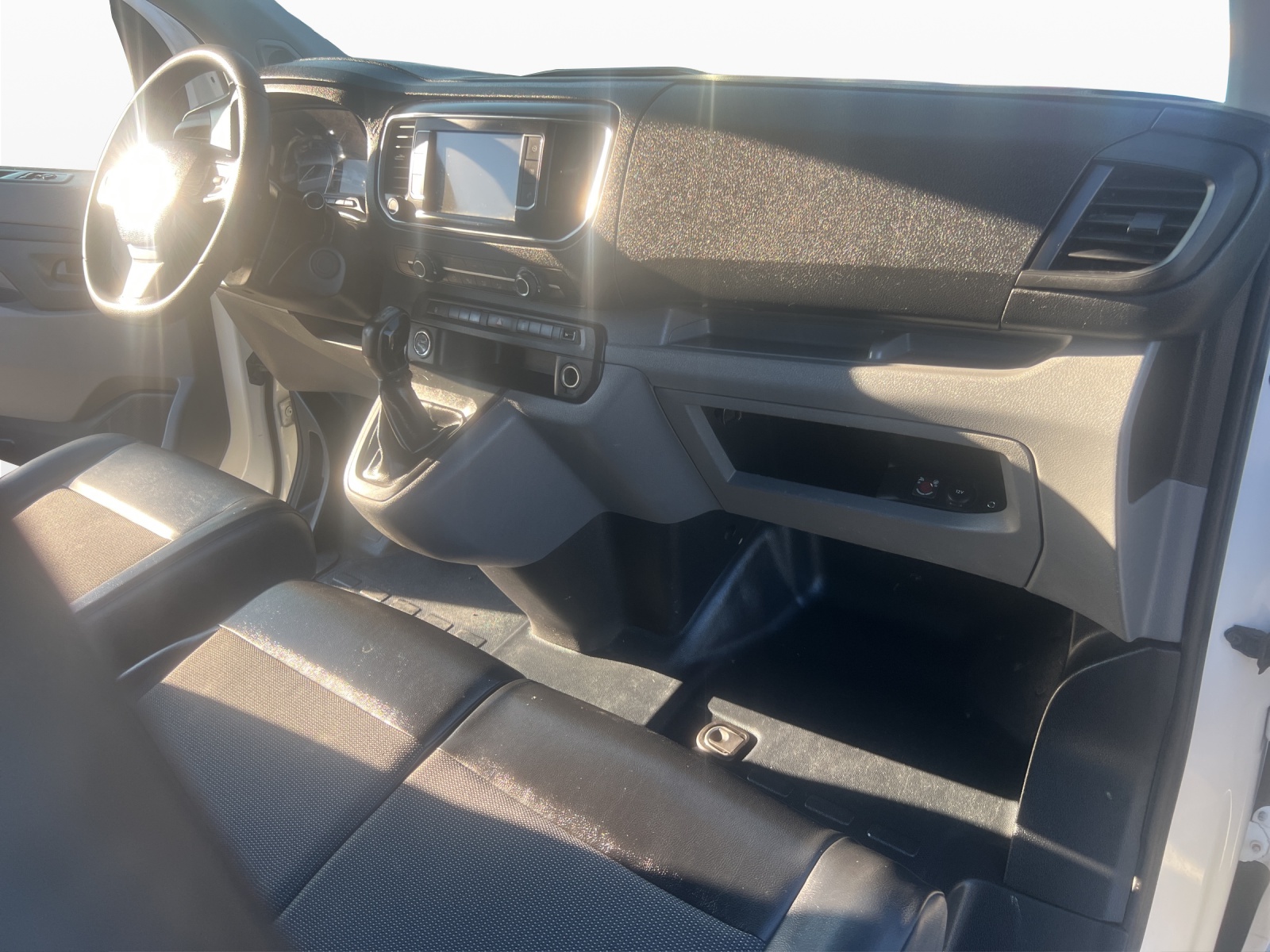 CITROEN Jumpy 1.6 BlueHDi 95 M Attraction-image-15