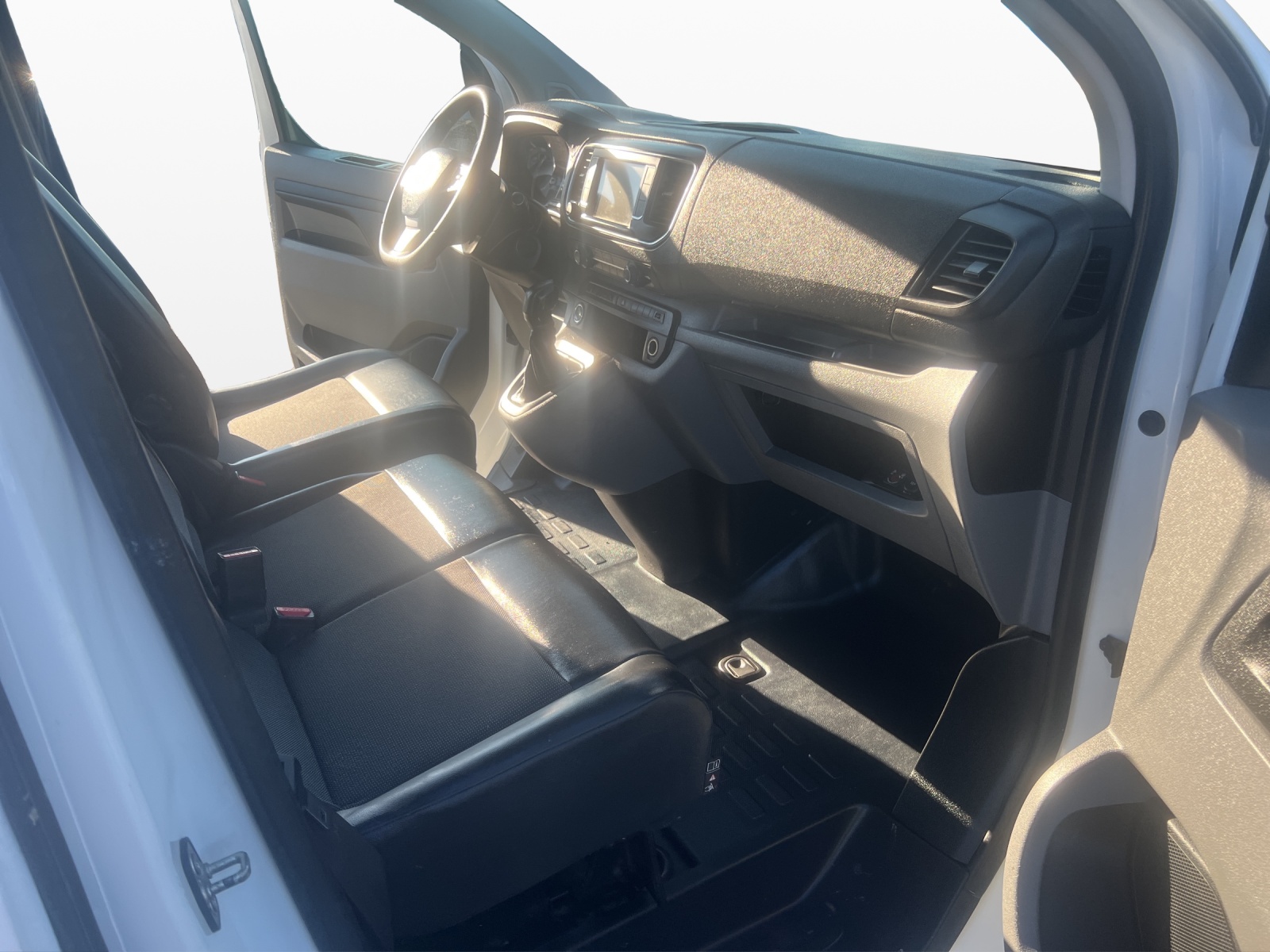 CITROEN Jumpy 1.6 BlueHDi 95 M Attraction-image-14