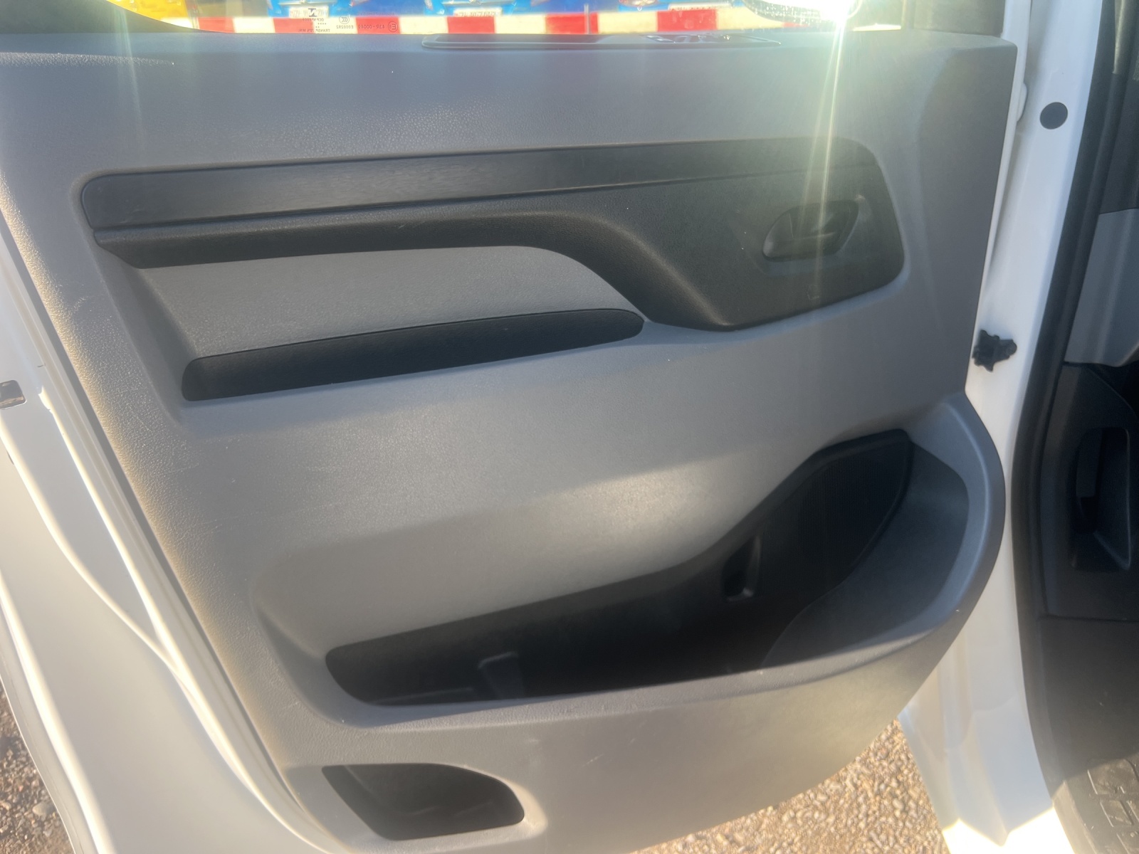 CITROEN Jumpy 1.6 BlueHDi 95 M Attraction-image-9